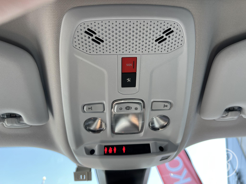 Peugeot e-2008 EV Allure 50 kWh 136 pk Automaat Range tot 300 km — photo 43