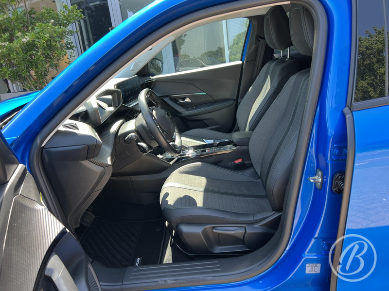 Peugeot e-2008 EV Allure 50 kWh 136 pk Automaat Range tot 300 km — photo 10