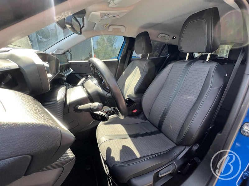 Peugeot e-2008 EV Allure 50 kWh 136 pk Automaat Range tot 300 km — photo 14