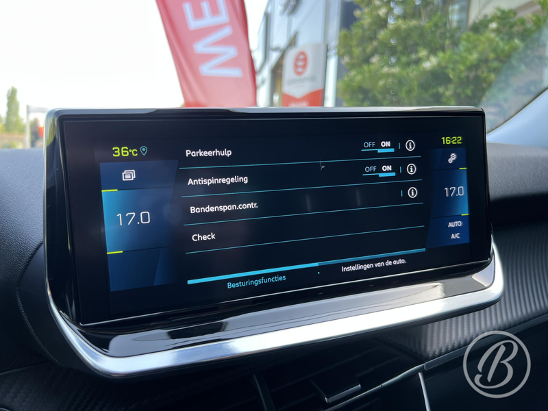 Peugeot e-2008 EV Allure 50 kWh 136 pk Automaat Range tot 300 km — photo 45
