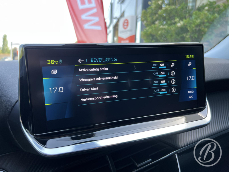 Peugeot e-2008 EV Allure 50 kWh 136 pk Automaat Range tot 300 km — photo 41