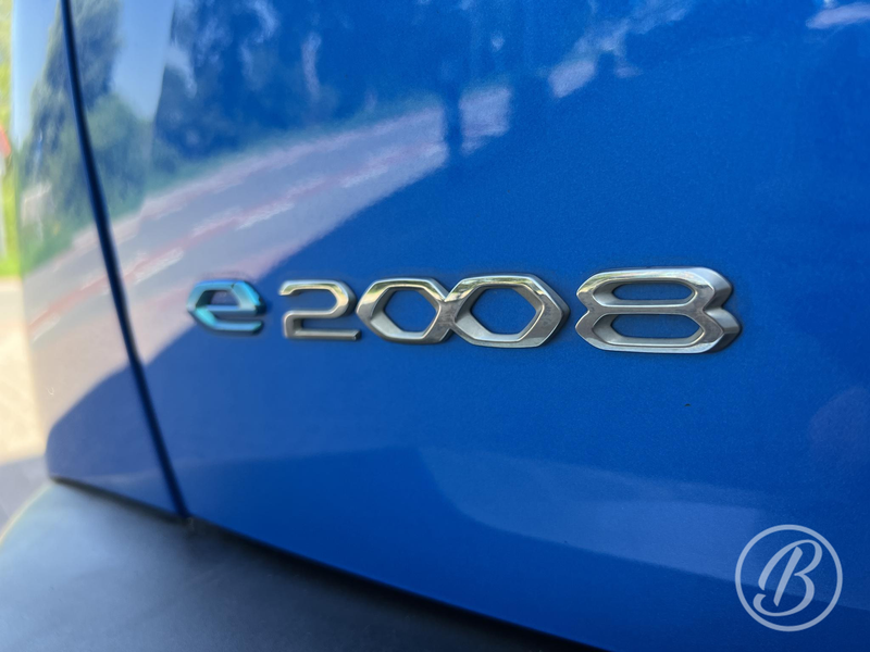 Peugeot e-2008 EV Allure 50 kWh 136 pk Automaat Range tot 300 km — photo 27