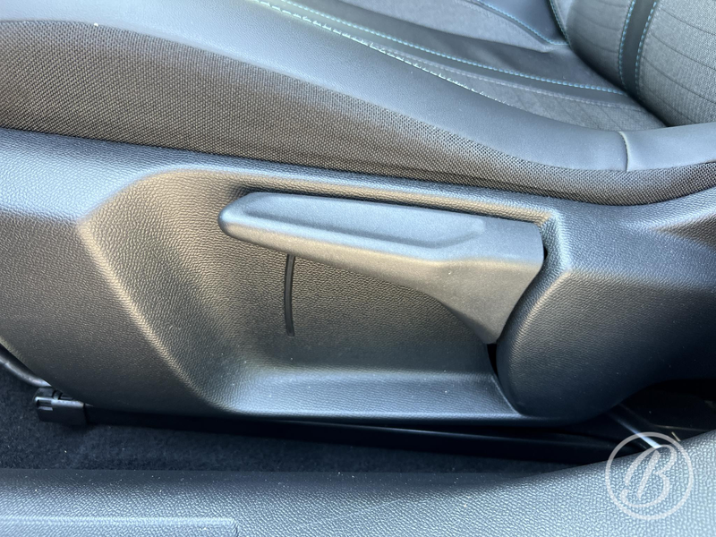 Peugeot e-2008 EV Allure 50 kWh 136 pk Automaat Range tot 300 km — photo 12
