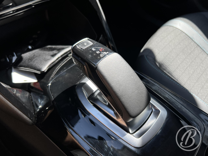 Peugeot e-2008 EV Allure 50 kWh 136 pk Automaat Range tot 300 km — photo 21