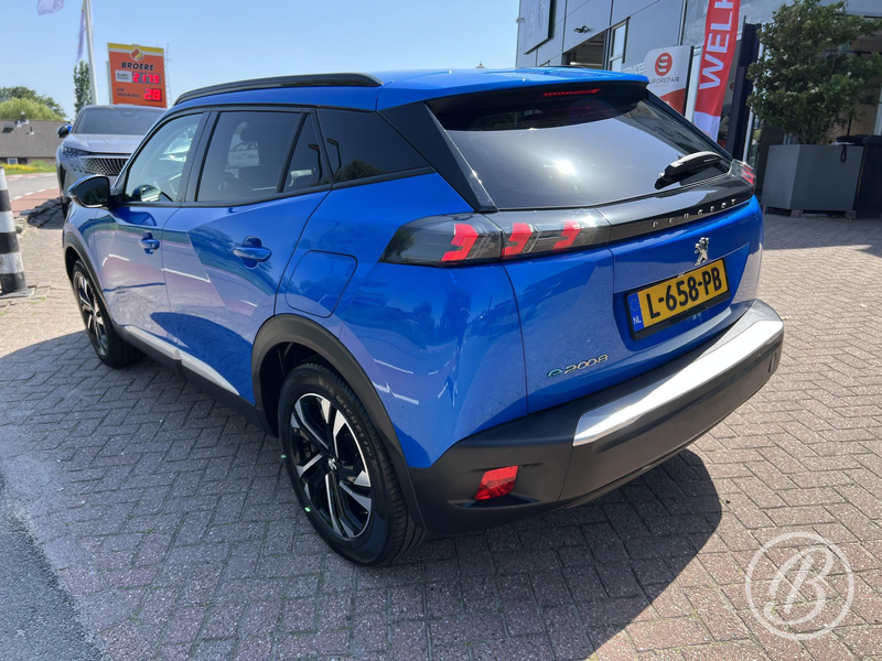Peugeot e-2008 EV Allure 50 kWh 136 pk Automaat Range tot 300 km — photo 3