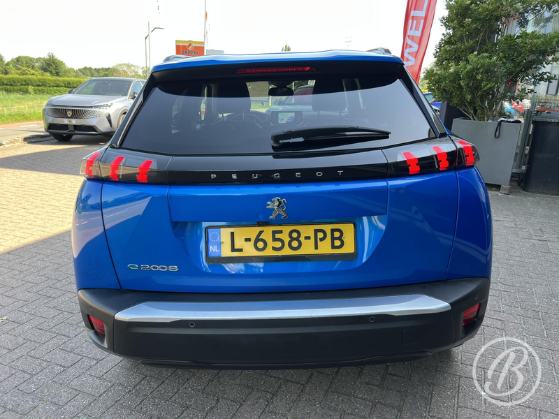 Peugeot e-2008 EV Allure 50 kWh 136 pk Automaat Range tot 300 km — photo 29