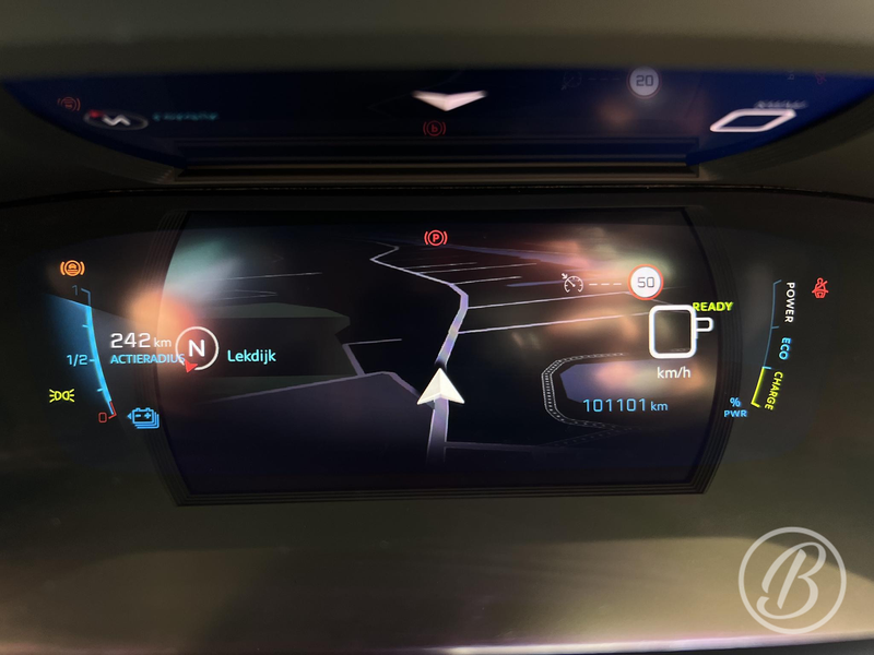 Peugeot e-2008 EV Allure 50 kWh 136 pk Automaat Range tot 300 km — photo 9