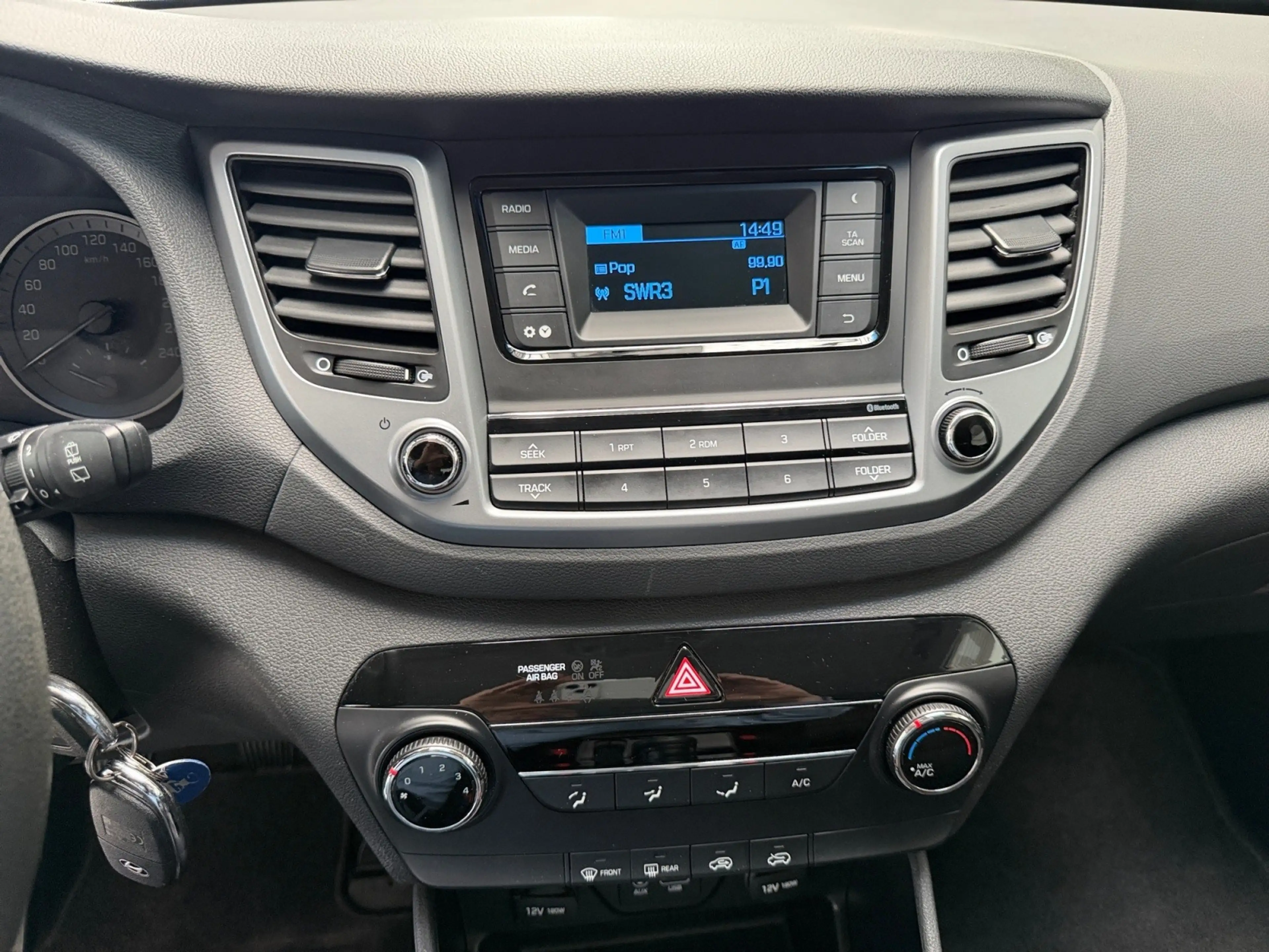 Hyundai TUCSON KLIMAANLAGE+ALLWETTER+EINPARKHILF+ALU+TÜV — photo 11