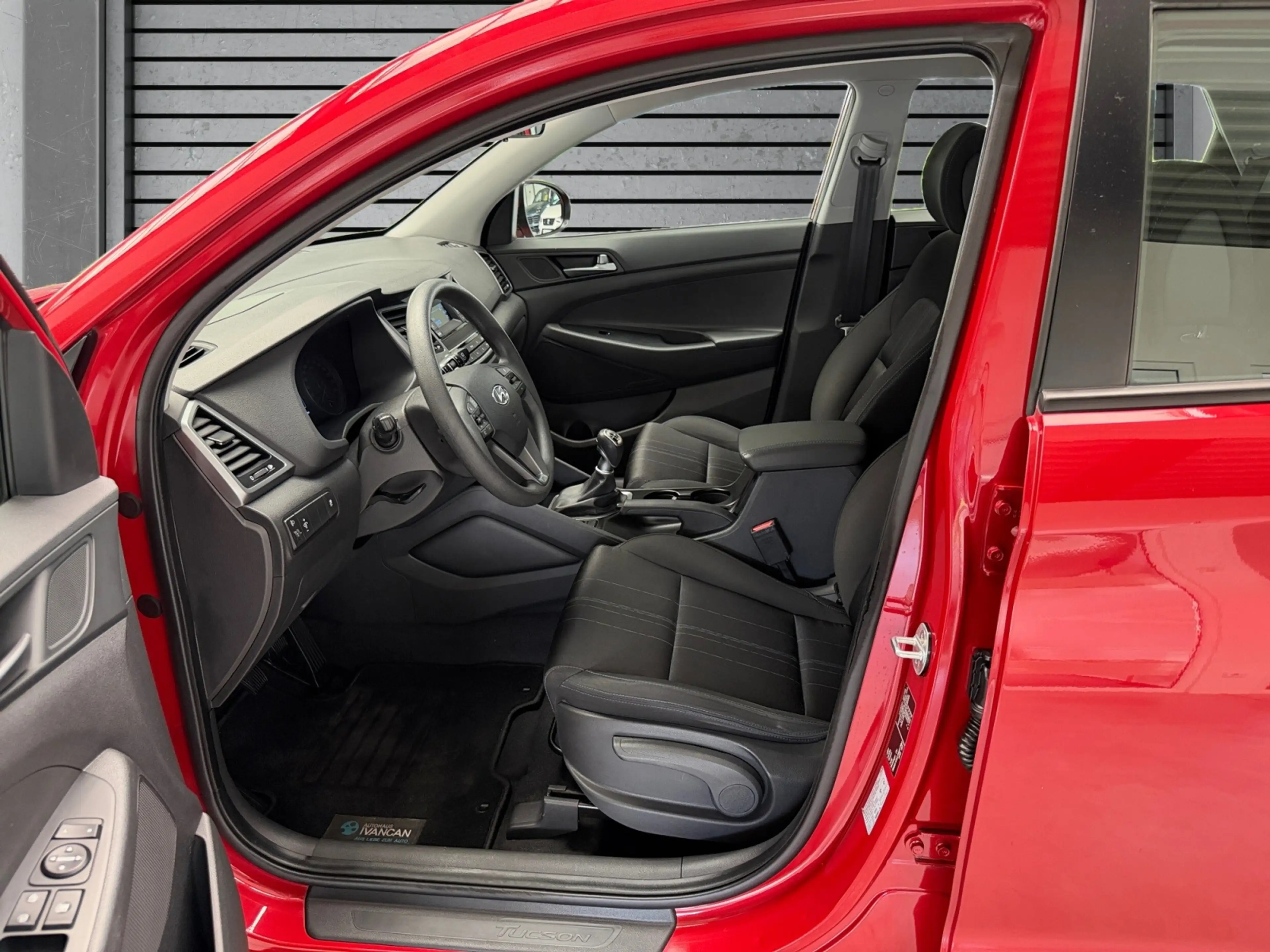 Hyundai TUCSON KLIMAANLAGE+ALLWETTER+EINPARKHILF+ALU+TÜV — photo 17