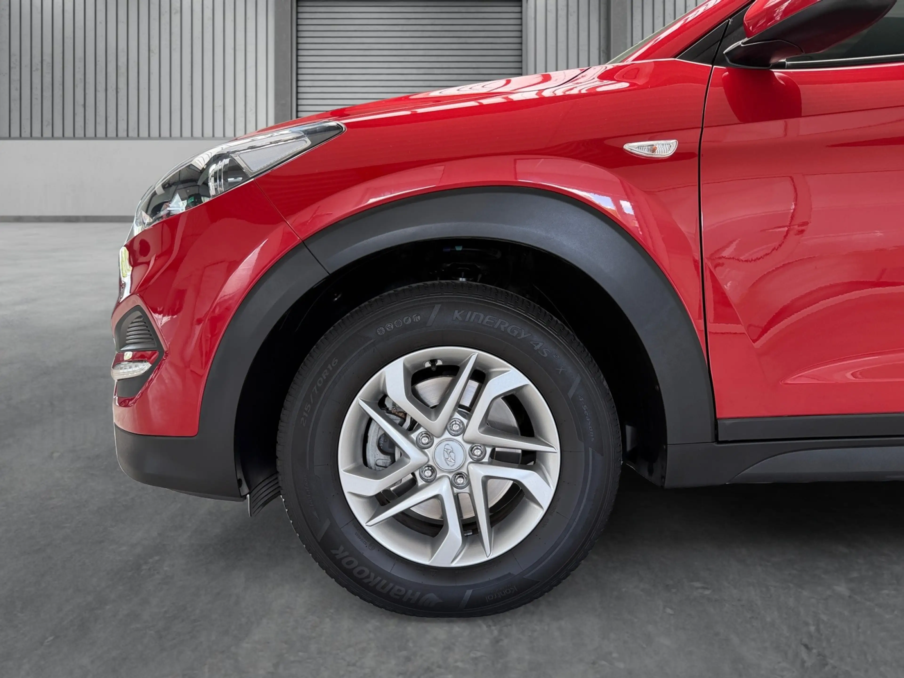 Hyundai TUCSON KLIMAANLAGE+ALLWETTER+EINPARKHILF+ALU+TÜV — photo 14