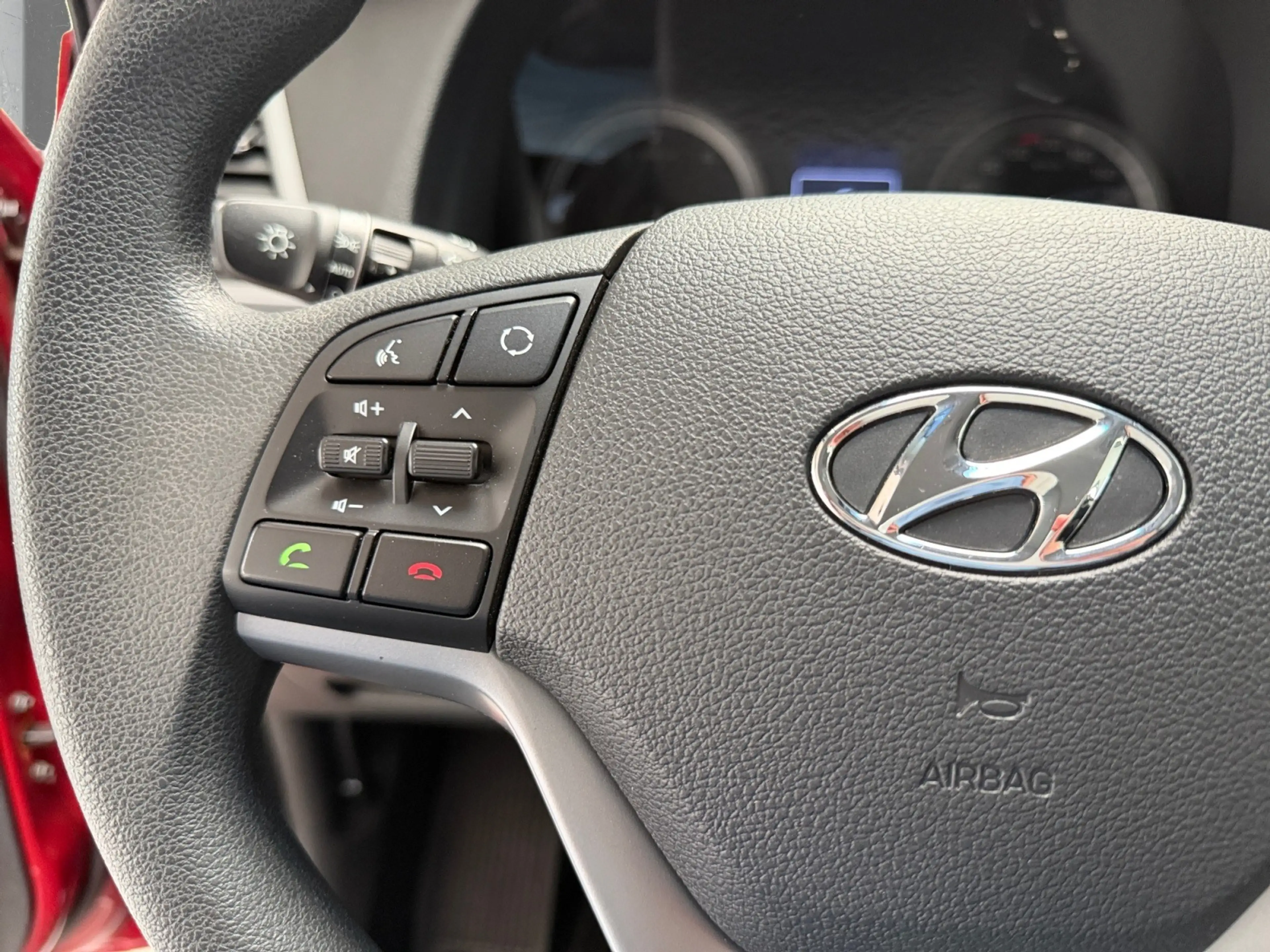 Hyundai TUCSON KLIMAANLAGE+ALLWETTER+EINPARKHILF+ALU+TÜV — photo 13