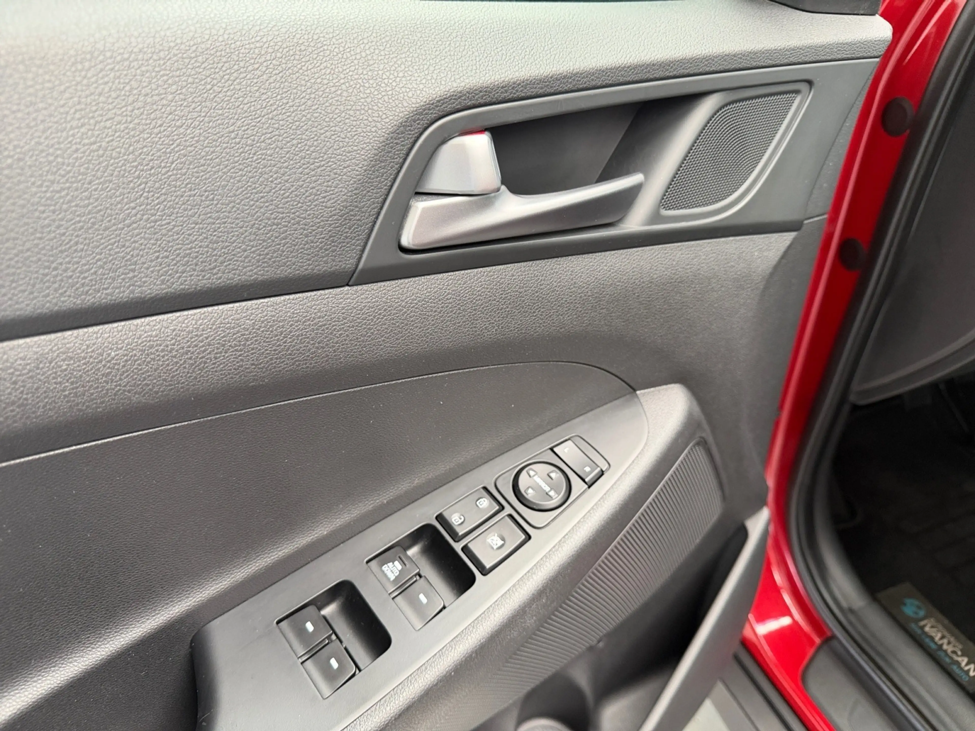 Hyundai TUCSON KLIMAANLAGE+ALLWETTER+EINPARKHILF+ALU+TÜV — photo 21