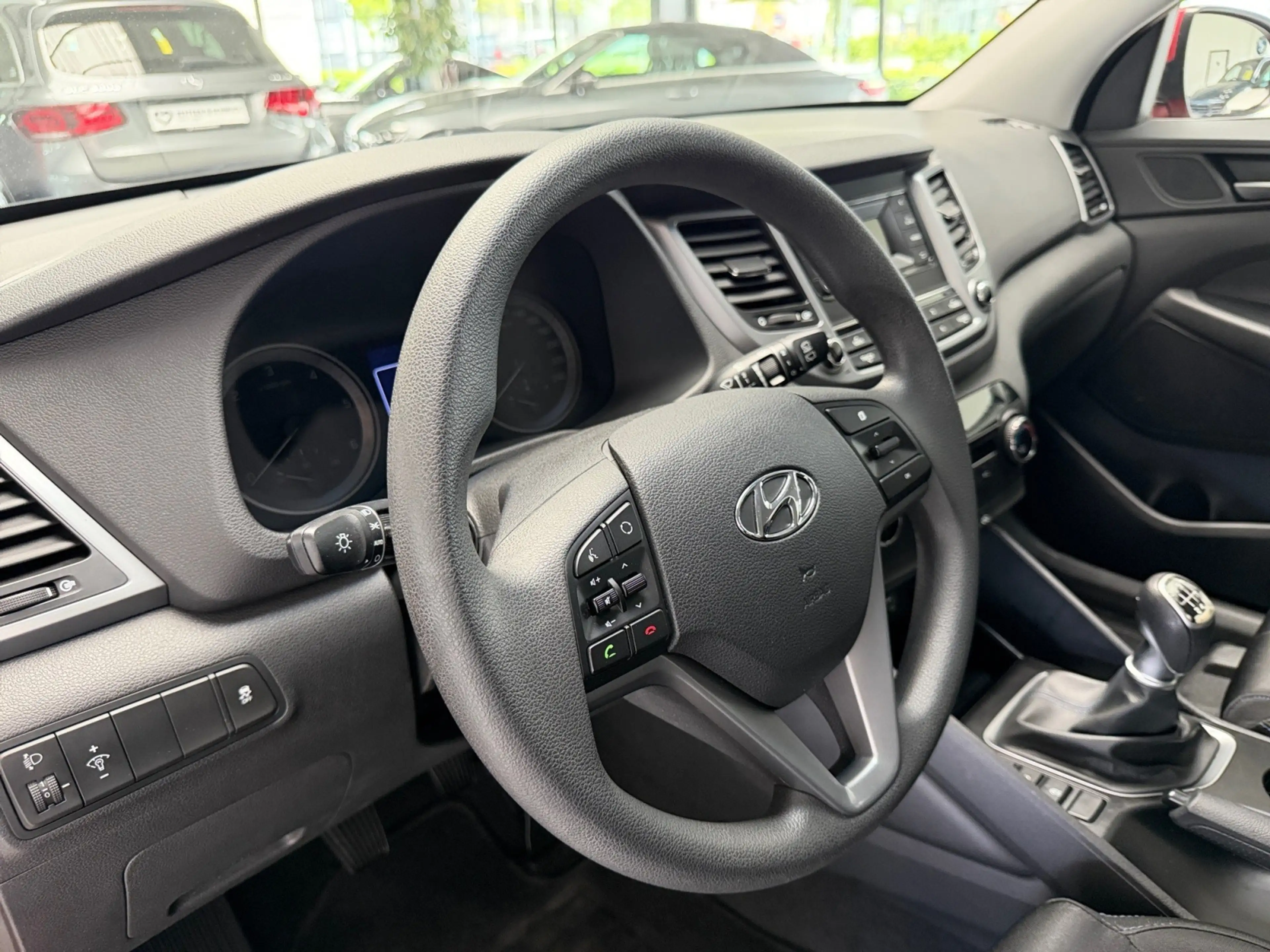 Hyundai TUCSON KLIMAANLAGE+ALLWETTER+EINPARKHILF+ALU+TÜV — photo 7