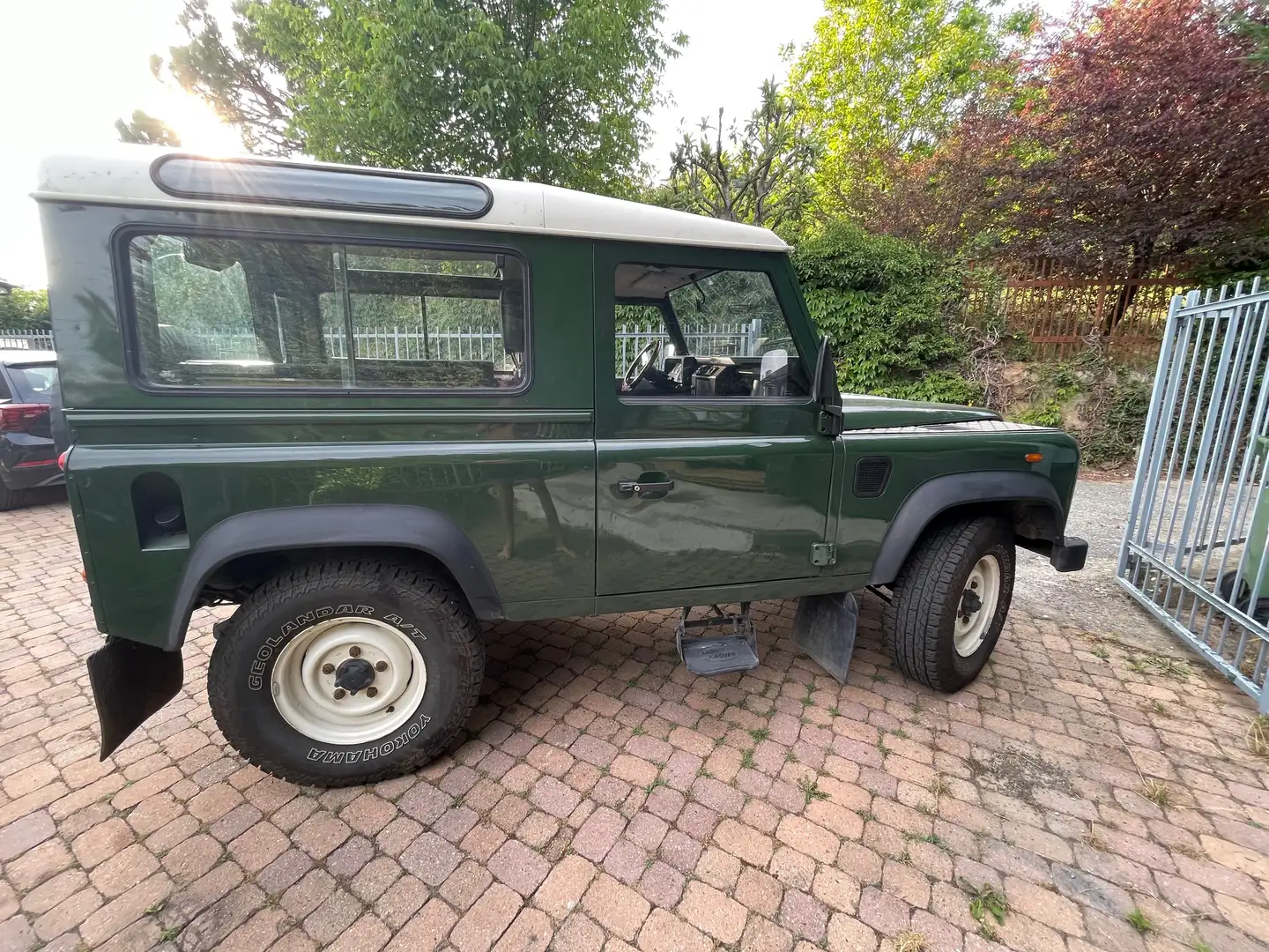 Land Rover Defender 90 2.5 td5 E SW Grün - 2