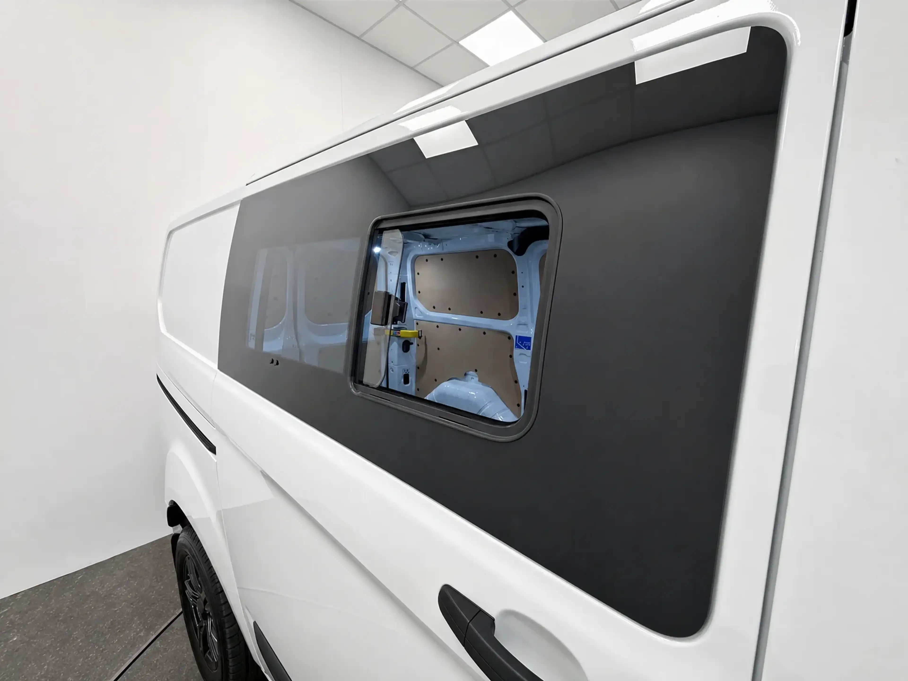 Ford Transit Custom 2.0 — photo 10