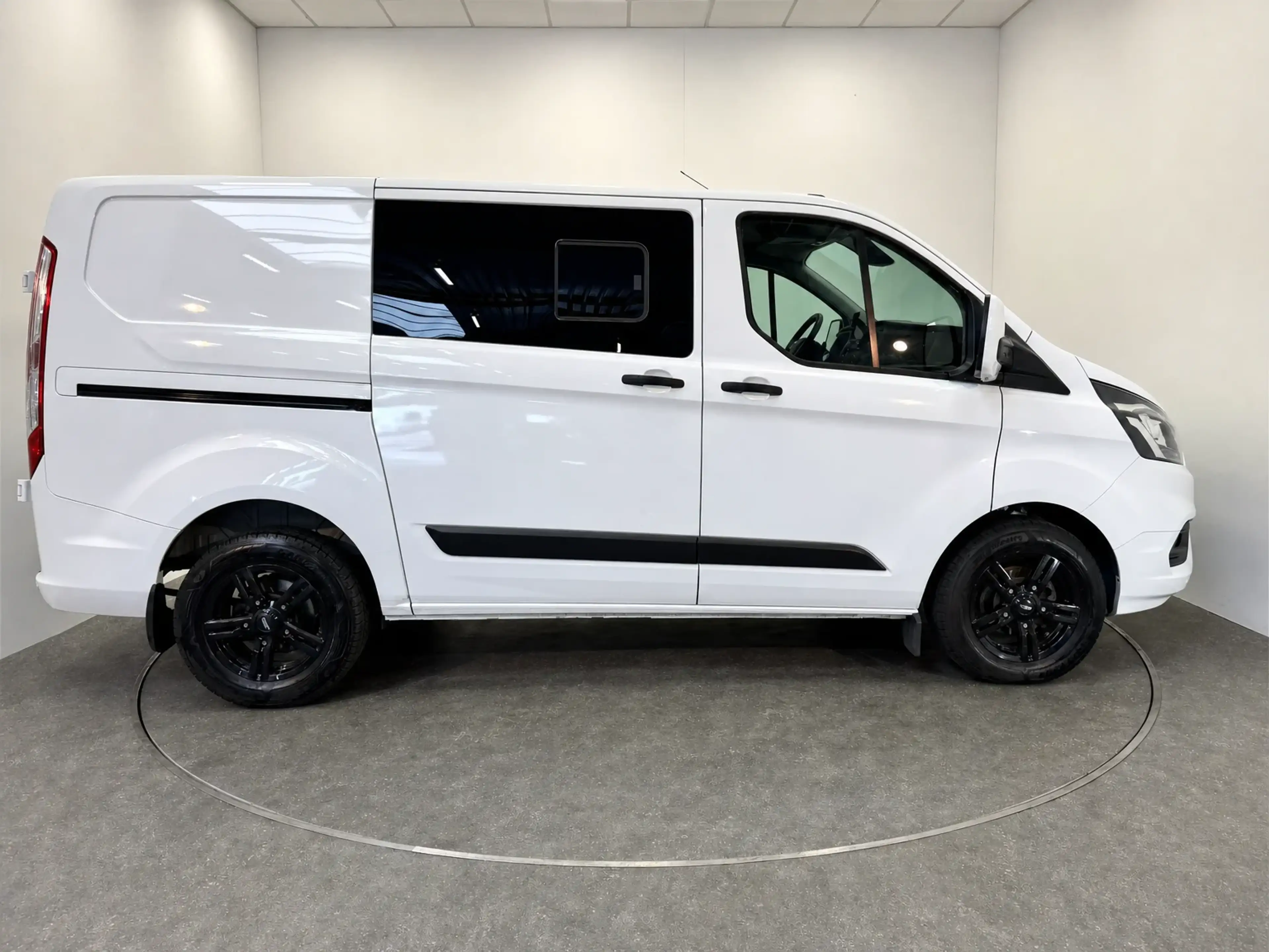 Ford Transit Custom 2.0 — photo 8