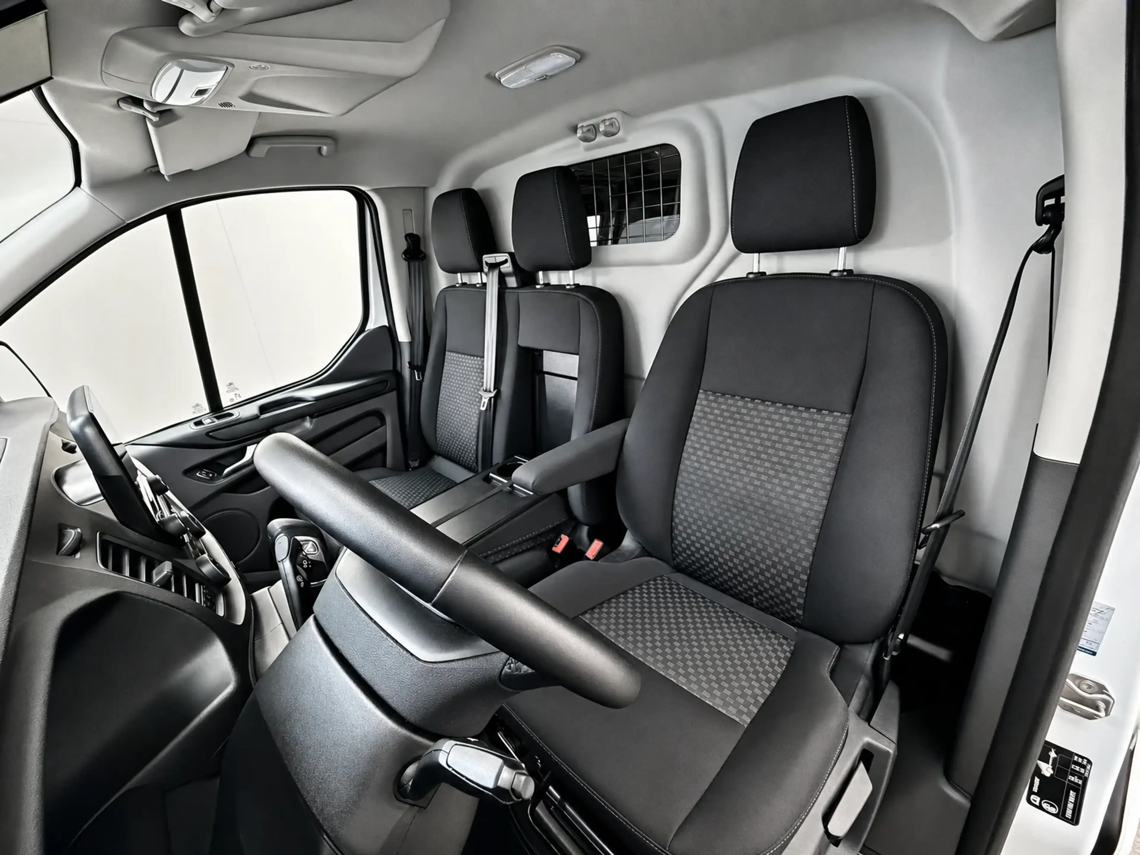 Ford Transit Custom 2.0 — photo 14