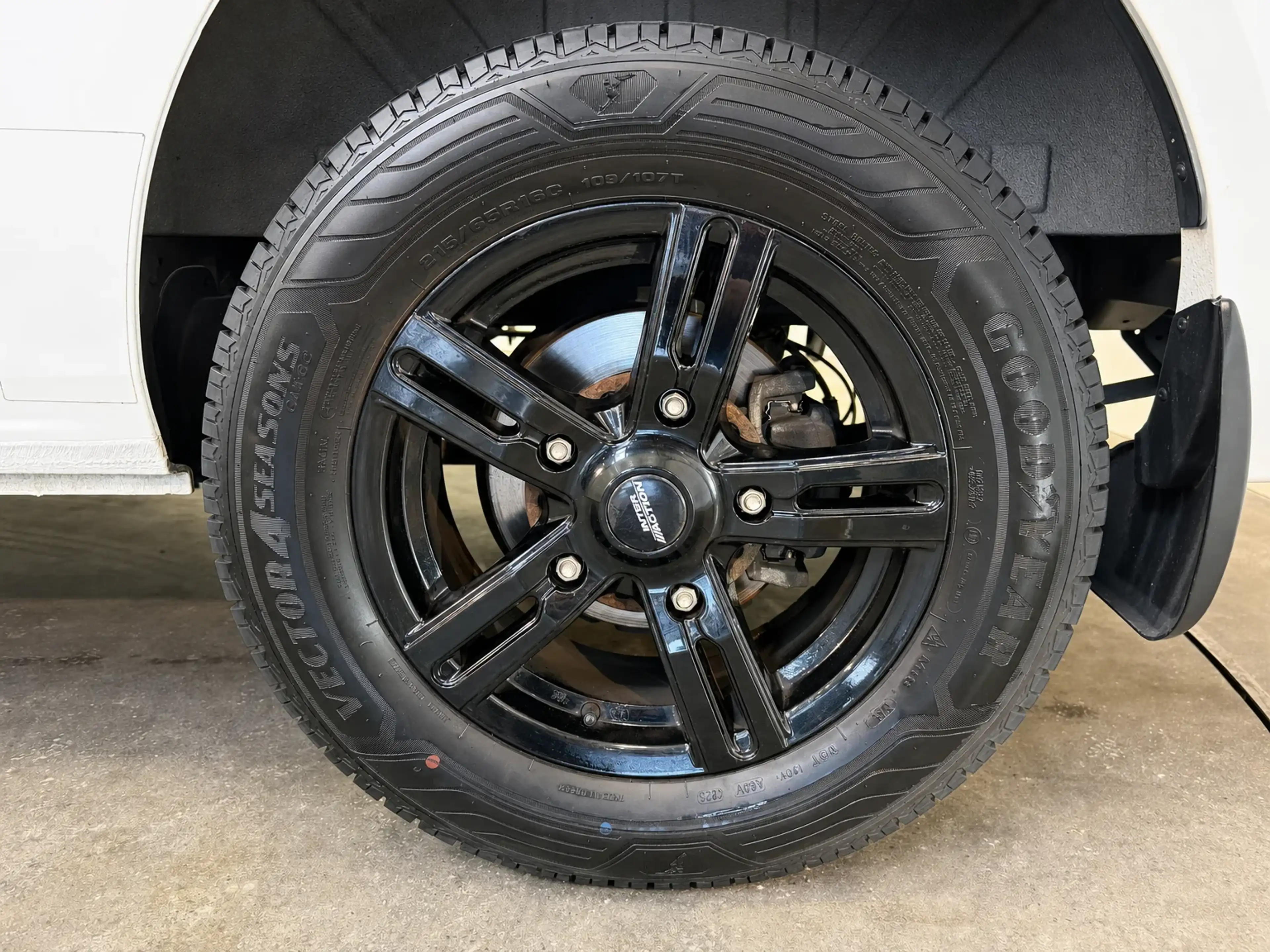 Ford Transit Custom 2.0 — photo 12