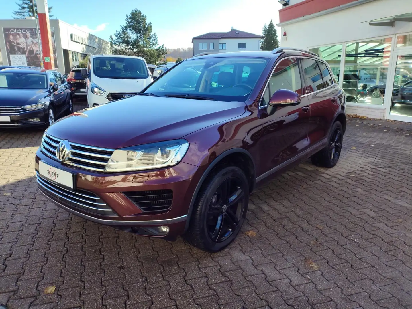 Volkswagen Touareg 3.0 V6 TDI Executive Edition Vollausstattung Rot - 2