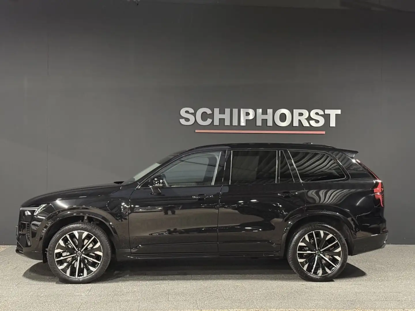 Volvo XC90 T8 Hybride Plus Dark 21 inch 7 Zits All Black 455p Schwarz - 2