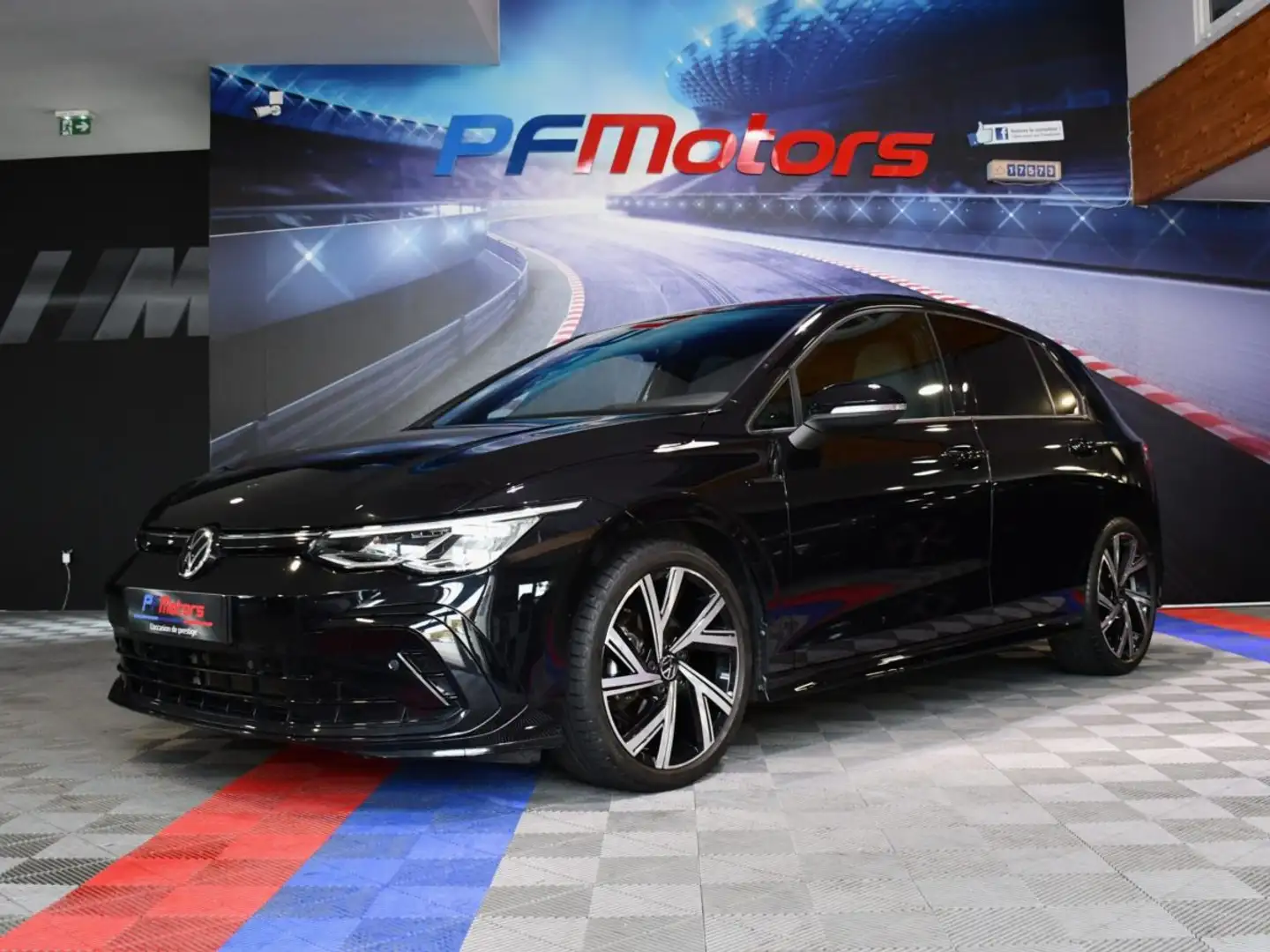 Volkswagen Golf 8 R-Line 1.5 TSI 150 BVM6 GPS Virtual ACC Caméra Front Lane Induction Mode JA 18 Noir - 1