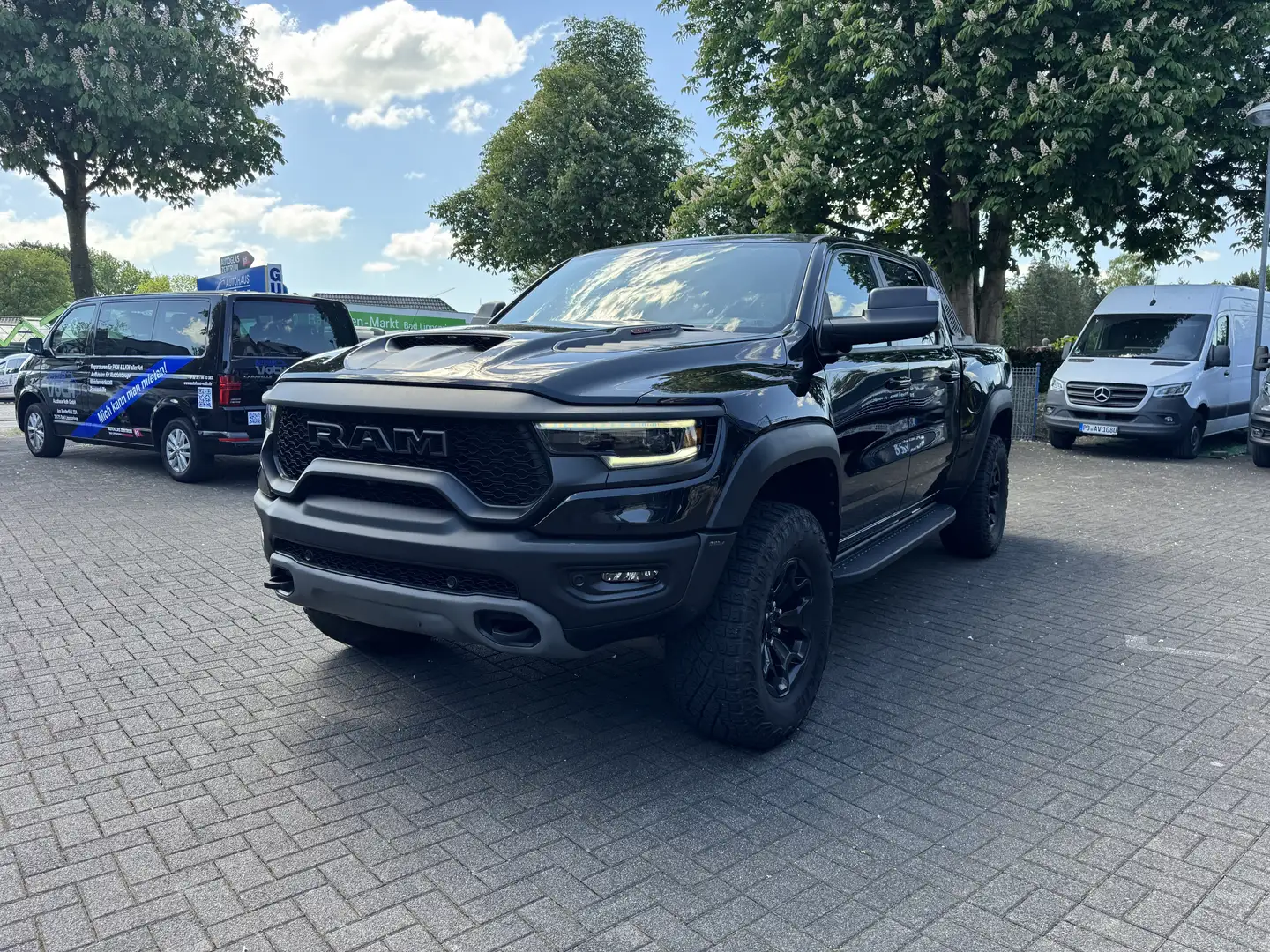 Dodge RAM 1500 TRX 6,2 V8 SUPERCHARGED Crew Cab Schwarz - 2