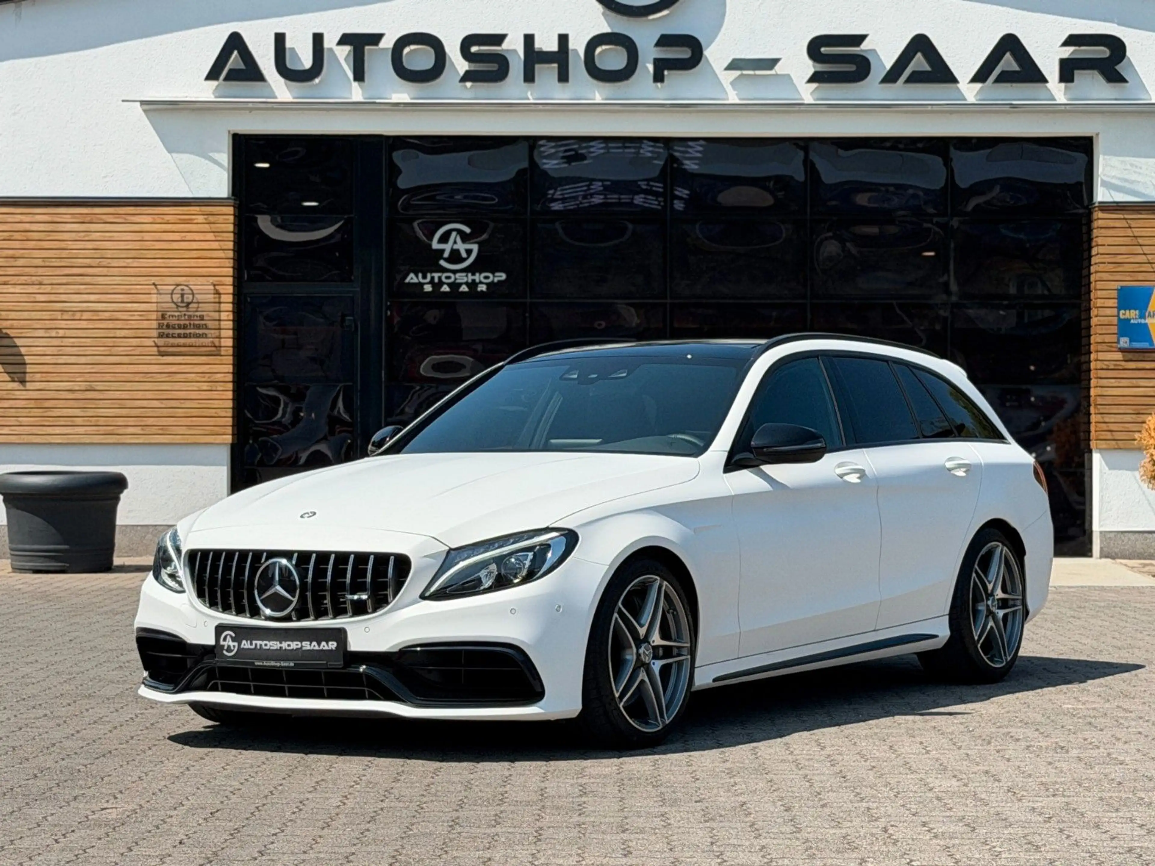 Mercedes-Benz C 63 AMG V8 PANORAMA/BURMESTER — photo 6