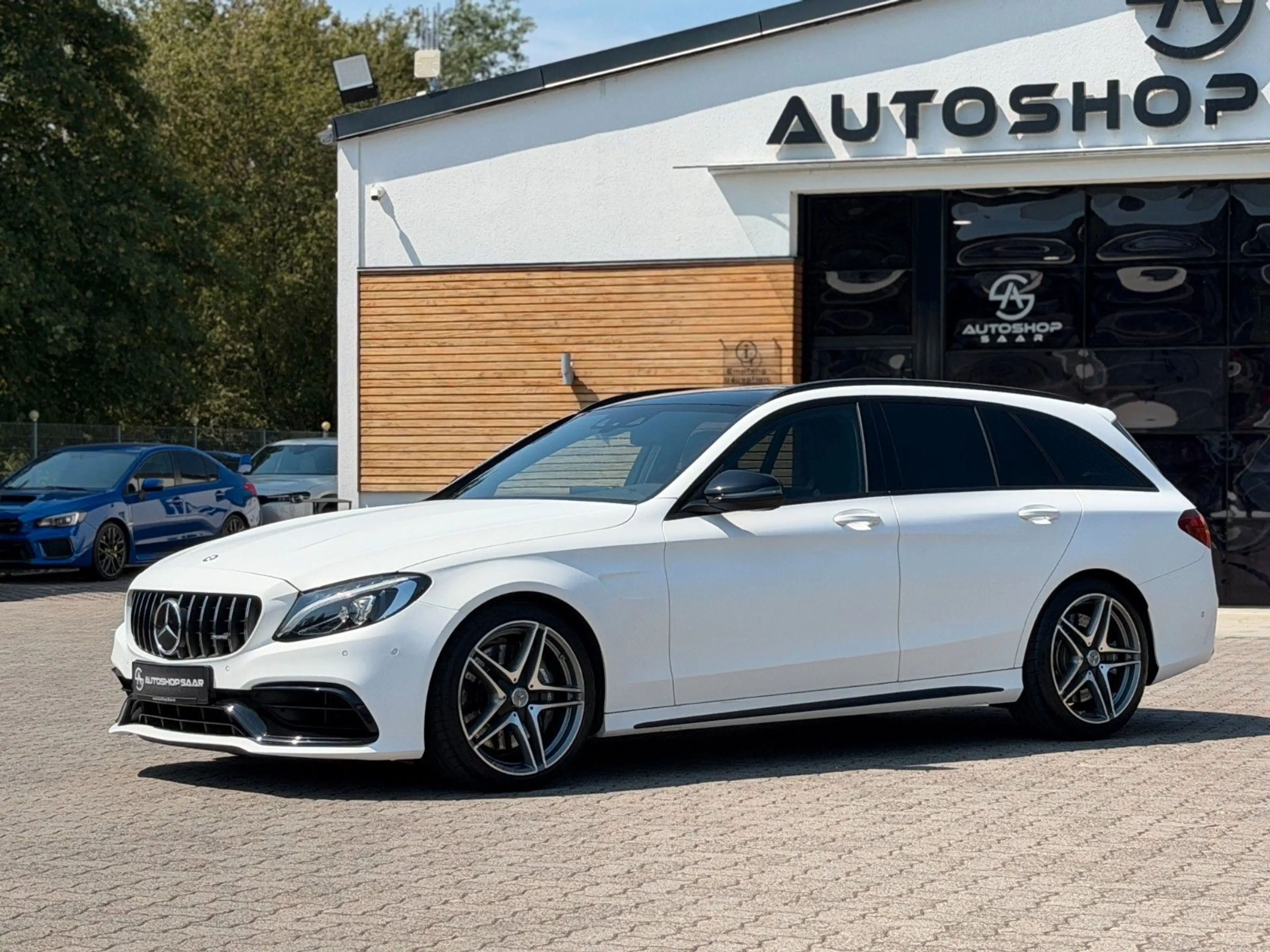 Mercedes-Benz C 63 AMG V8 PANORAMA/BURMESTER — photo 7