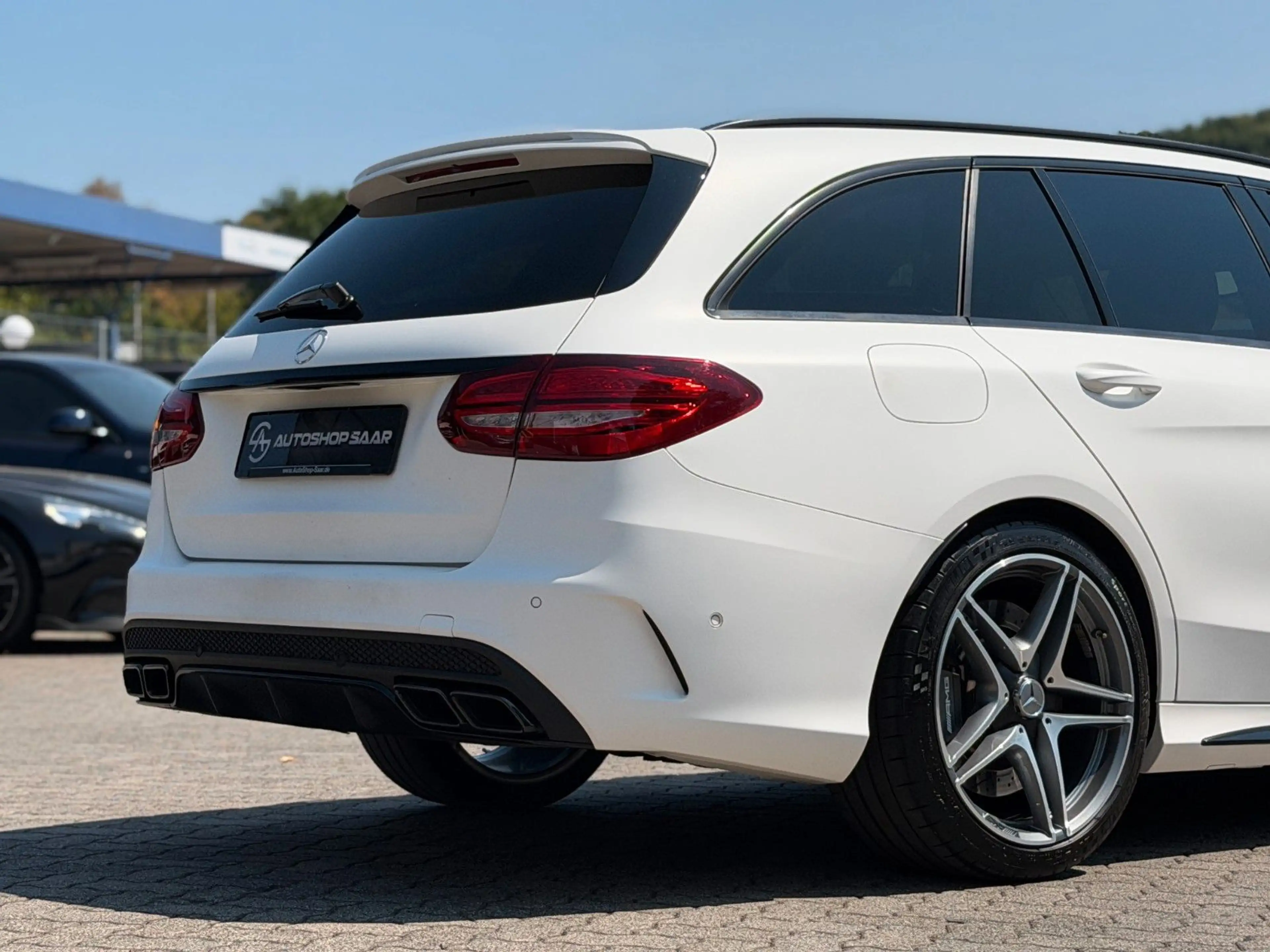 Mercedes-Benz C 63 AMG V8 PANORAMA/BURMESTER — photo 12