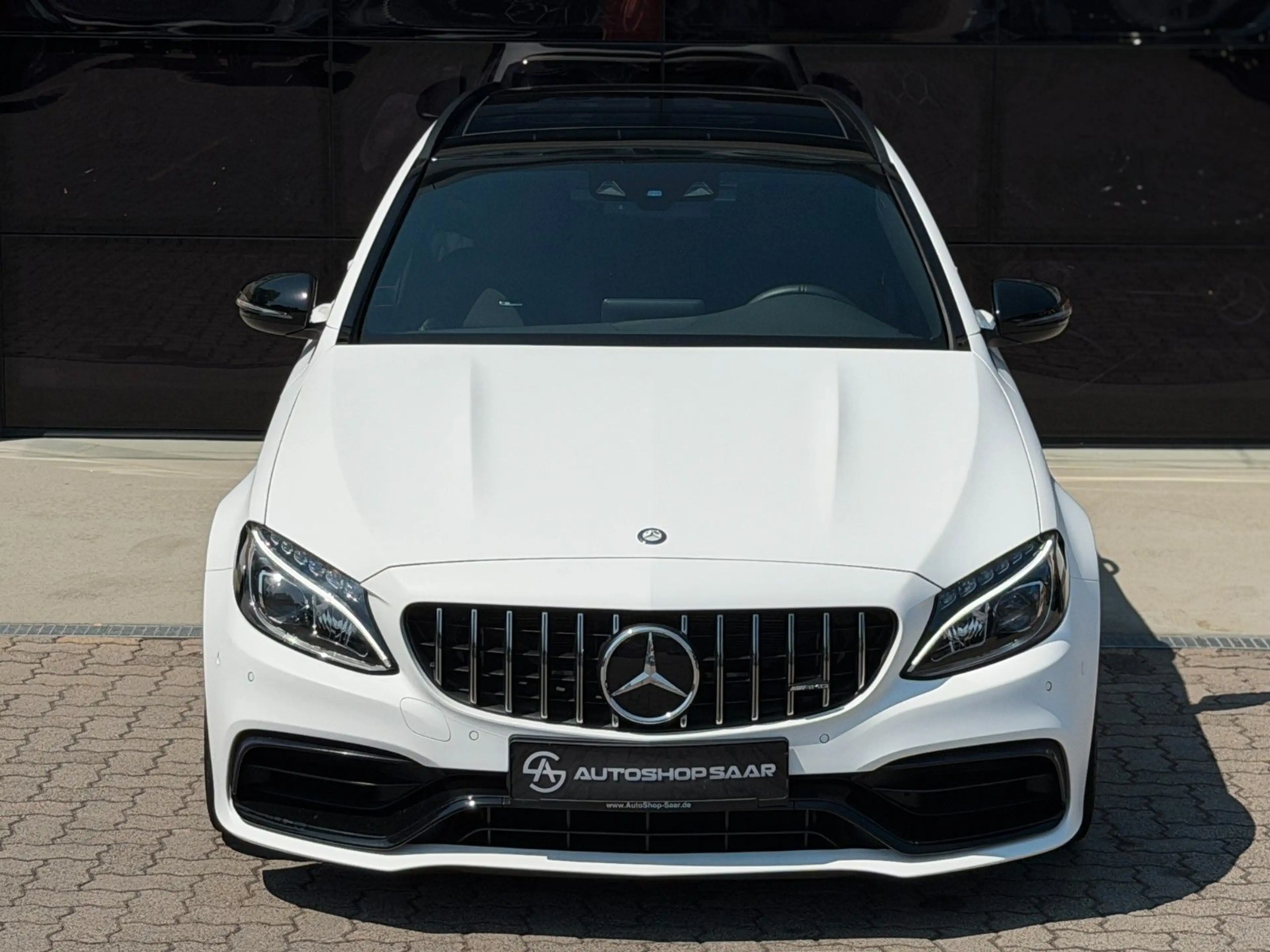 Mercedes-Benz C 63 AMG V8 PANORAMA/BURMESTER — photo 3