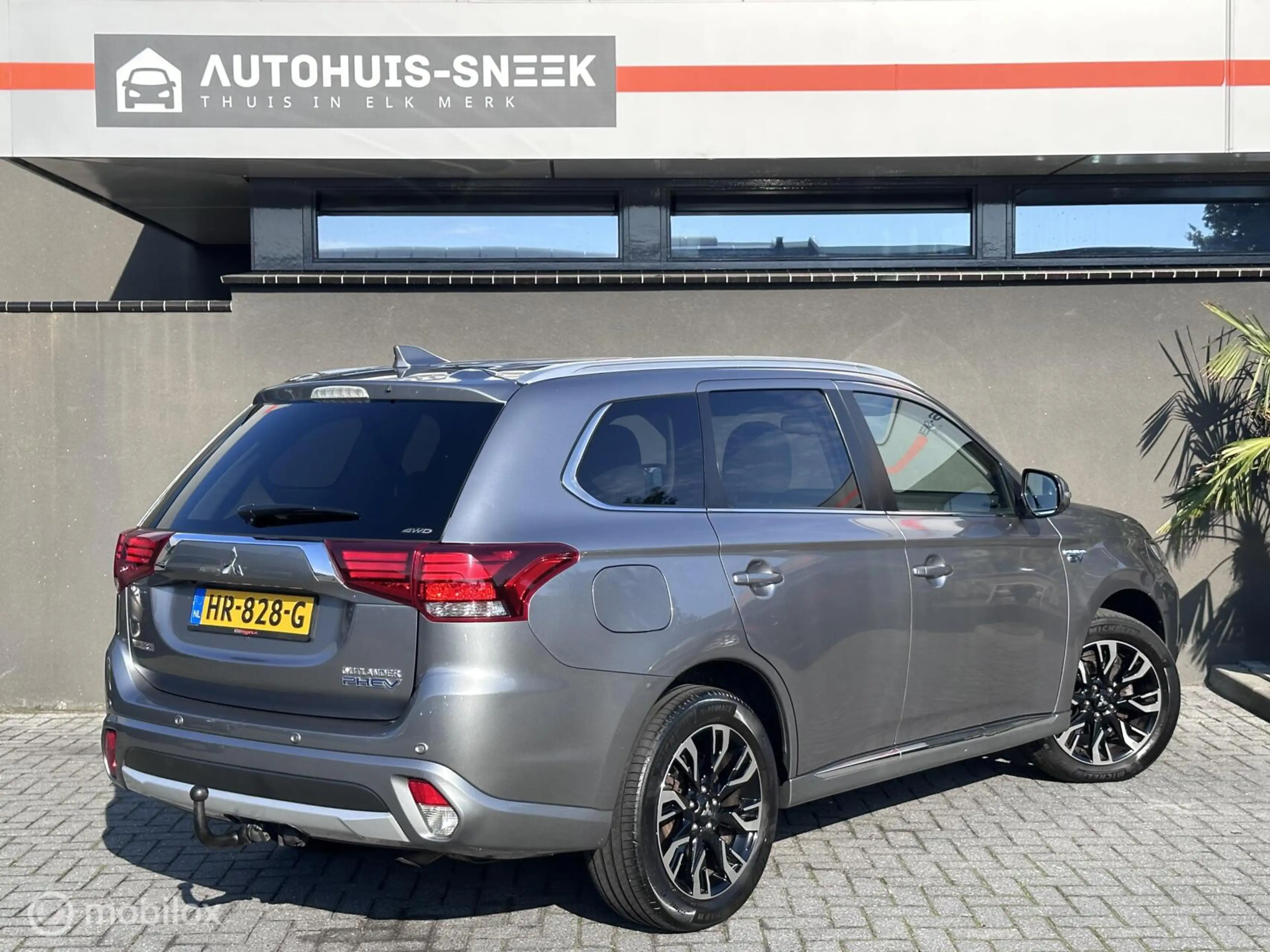 Mitsubishi Outlander 2.0 PHEV | Camera | Keyless | Trekhaak — photo 6