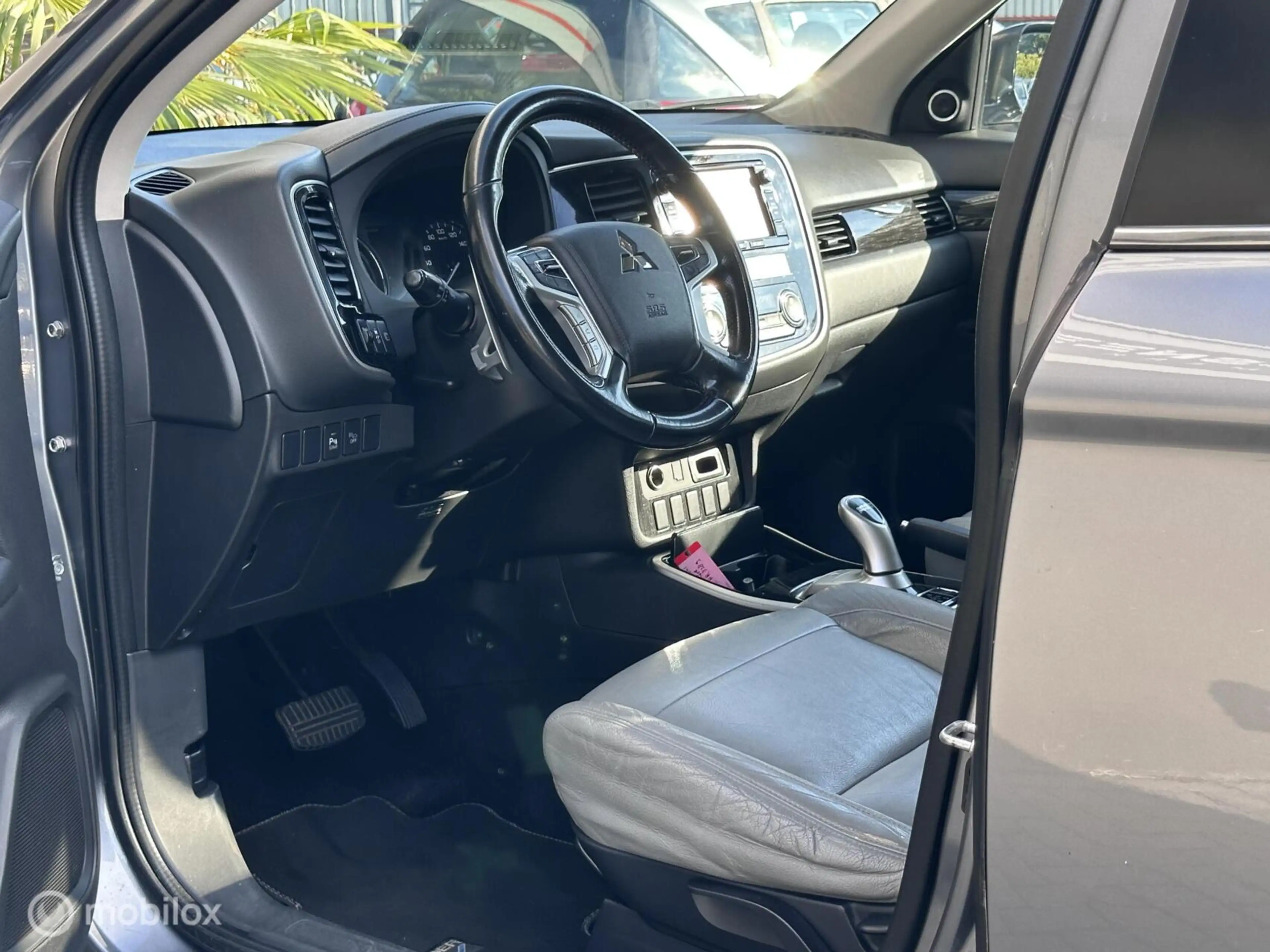 Mitsubishi Outlander 2.0 PHEV | Camera | Keyless | Trekhaak — photo 11