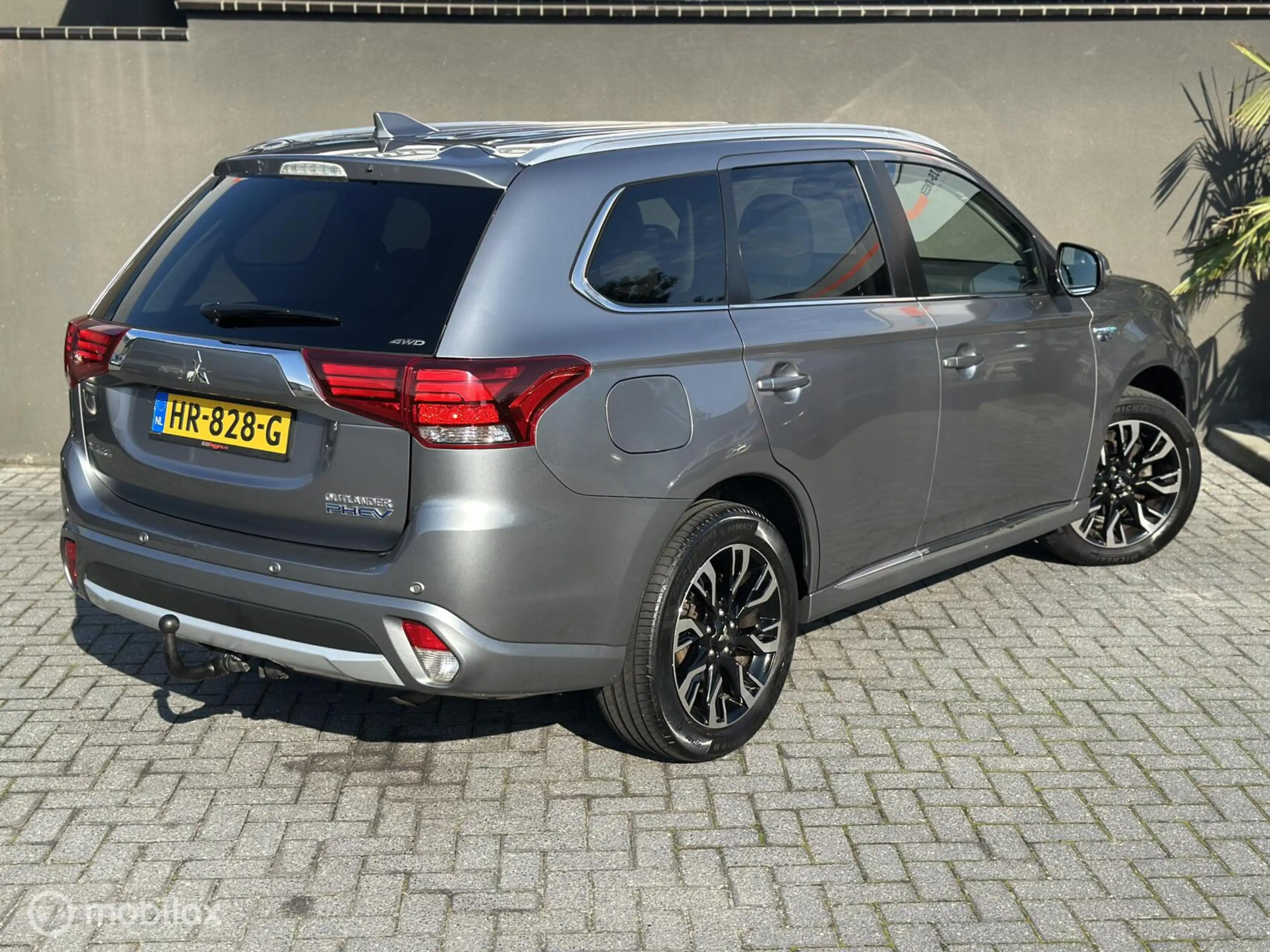 Mitsubishi Outlander 2.0 PHEV | Camera | Keyless | Trekhaak — photo 8