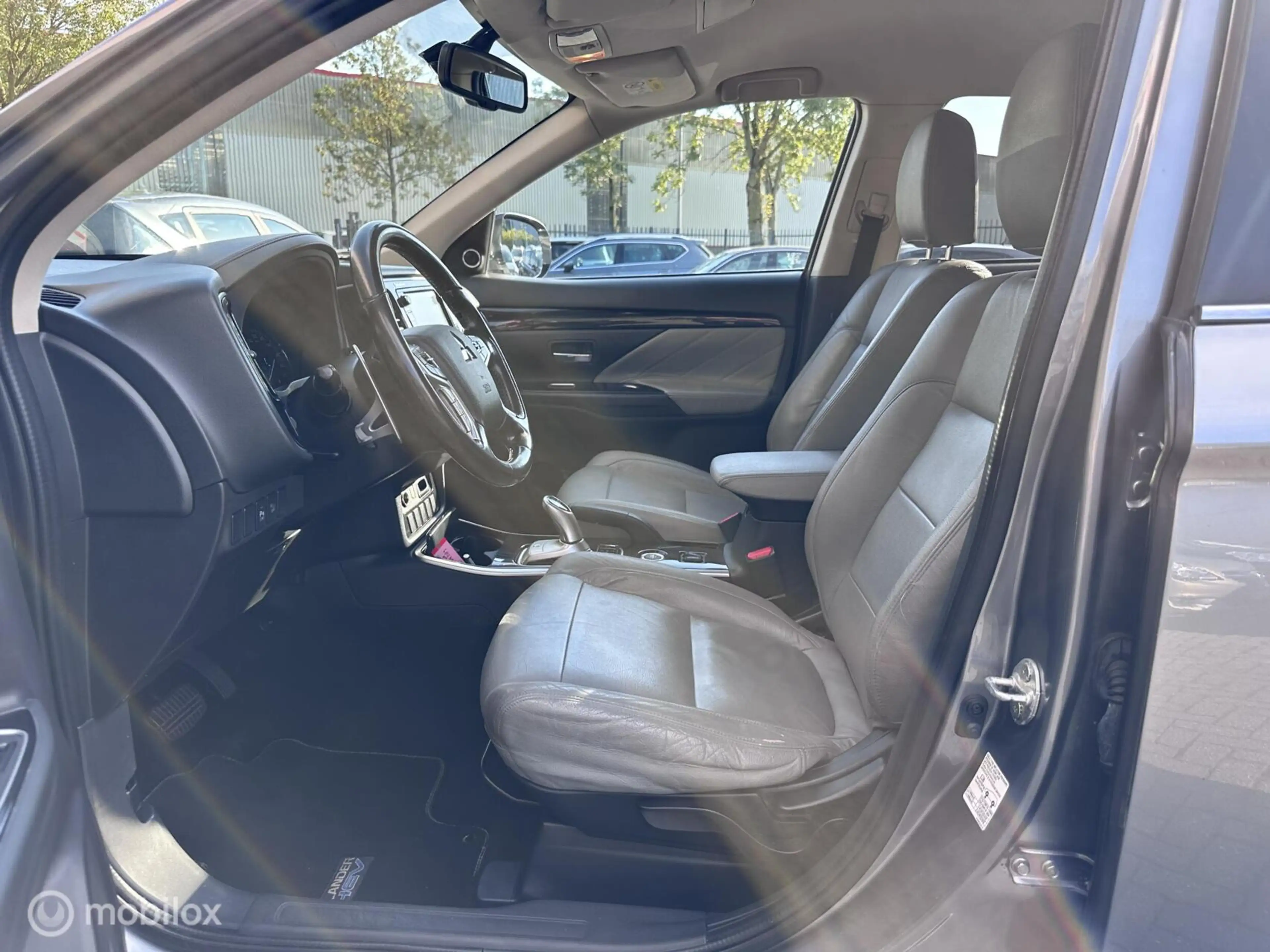 Mitsubishi Outlander 2.0 PHEV | Camera | Keyless | Trekhaak — photo 9