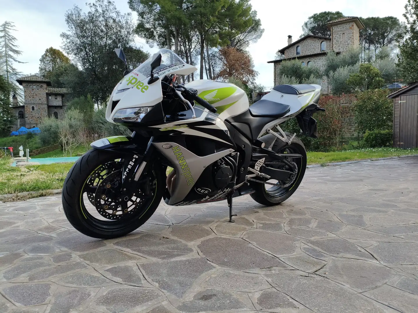 Honda CBR 600 RR Hannspree White - 2