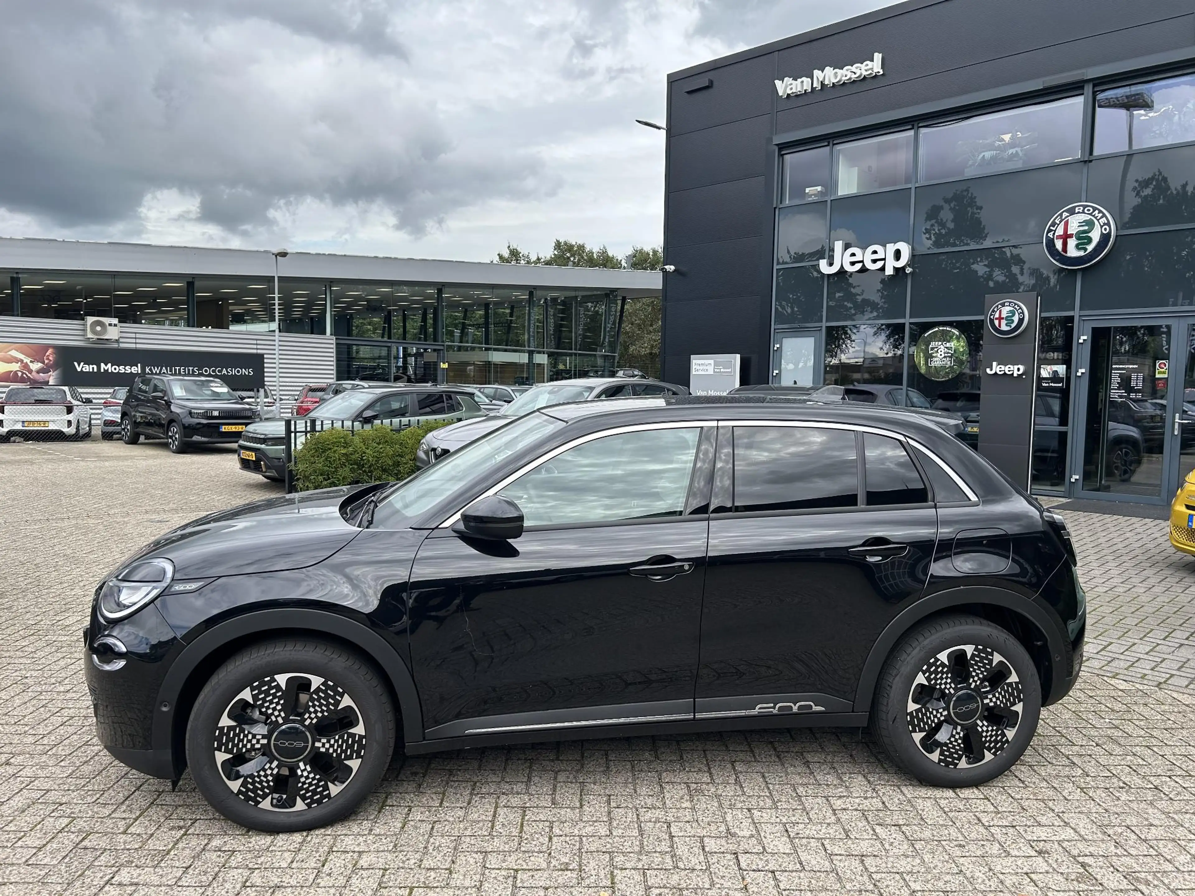 Fiat 600e La Prima 54 kWh | Navigatie | Lederen Bekleding | — photo 6