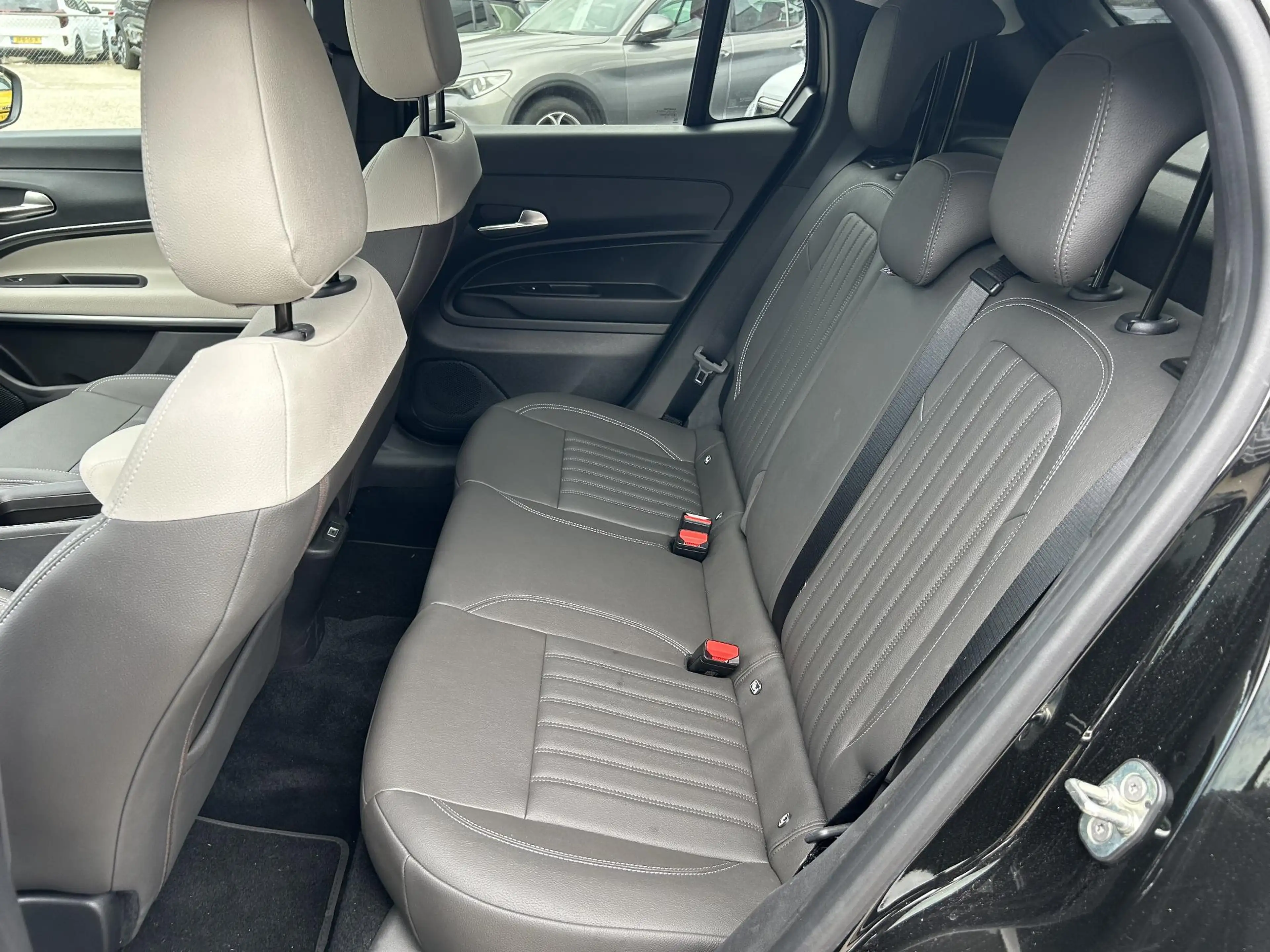 Fiat 600e La Prima 54 kWh | Navigatie | Lederen Bekleding | — photo 3