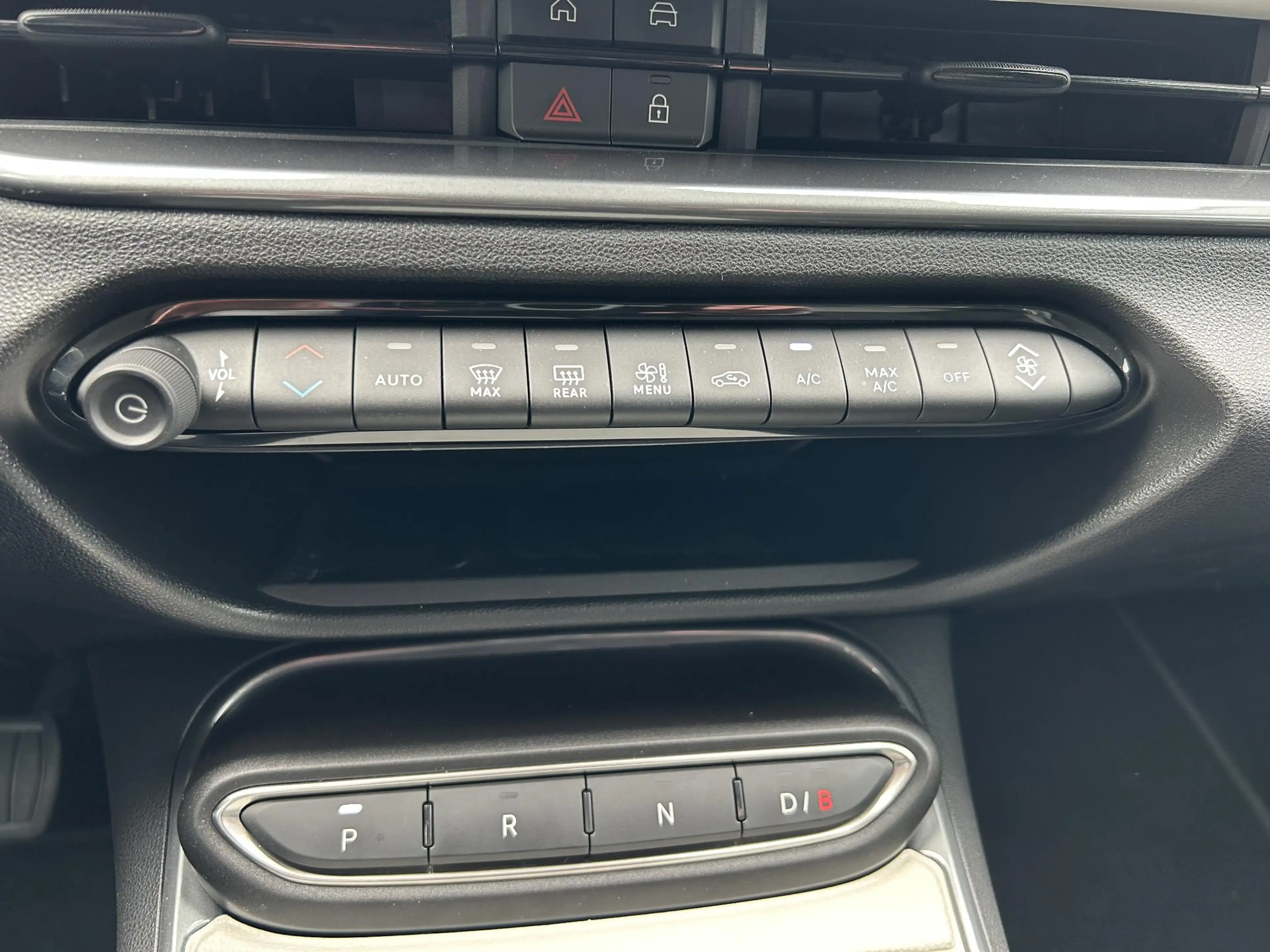Fiat 600e La Prima 54 kWh | Navigatie | Lederen Bekleding | — photo 9