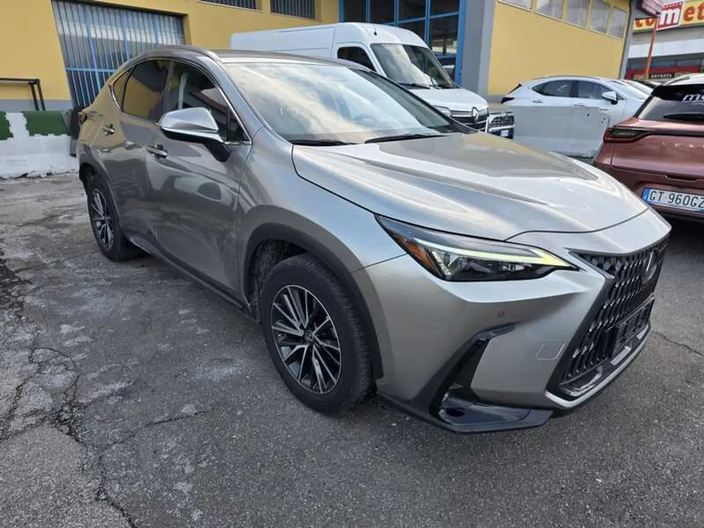 Lexus NX 450h+ 450h+ 2.5 phev Premium 4WD e-cvt Gris - 2