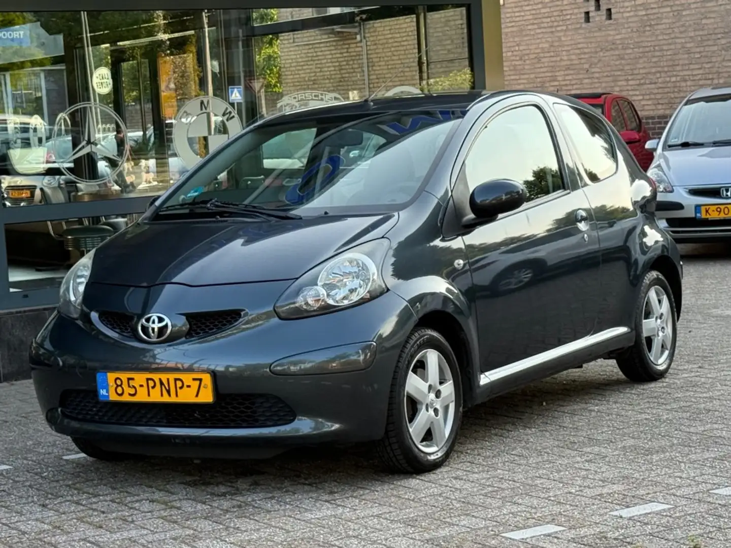 Toyota Aygo 1.0-12V + APK 14-06-2026 Grijs - 2