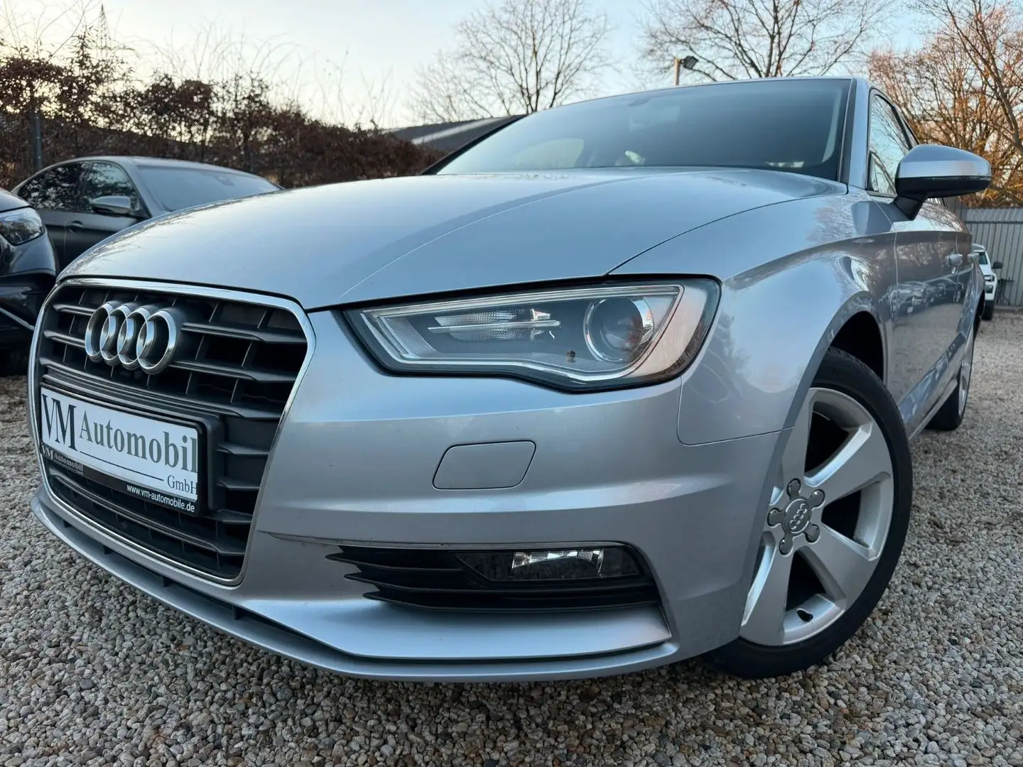 Audi A3 1.4 TFSI S tronic Navi*SitzHz.*Kamera*Tempo Silber - 1