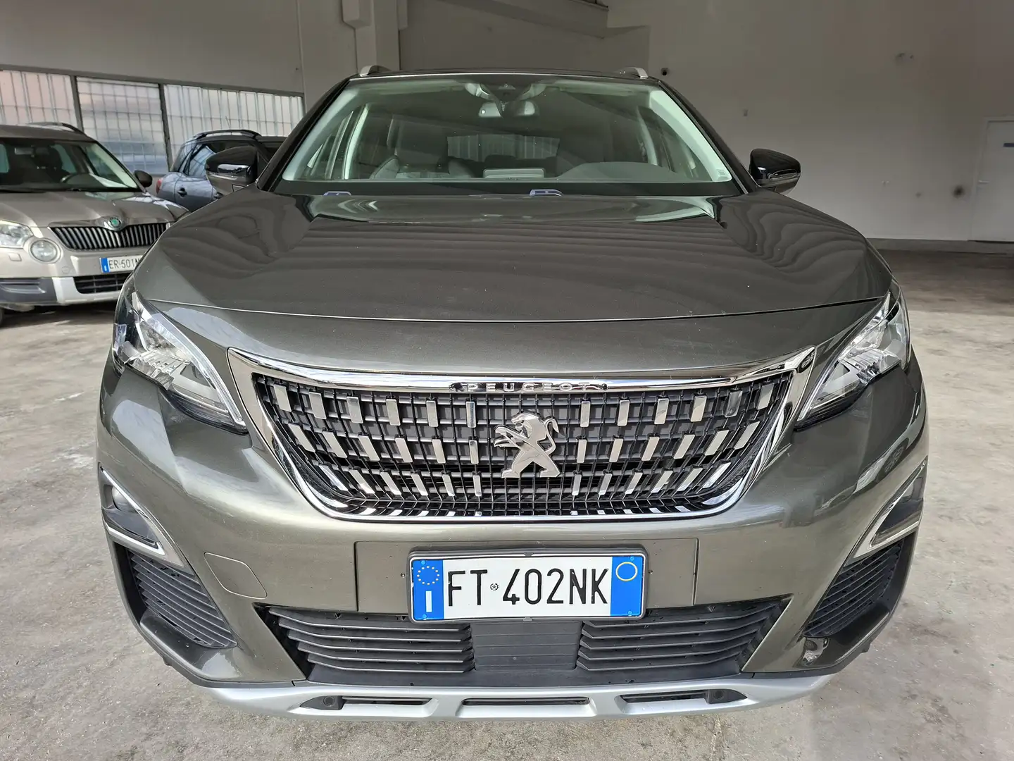 Peugeot 3008 1.2 Allure DA NEOPATENTATI Gris - 2