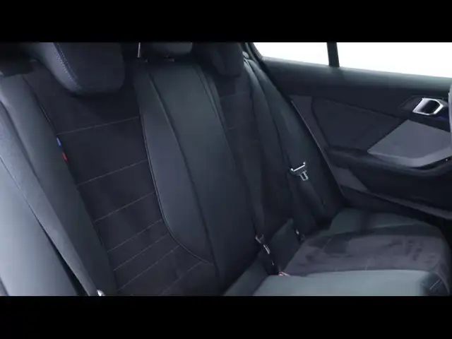 BMW 1 Series view 15