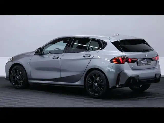 BMW 1 Series view 7