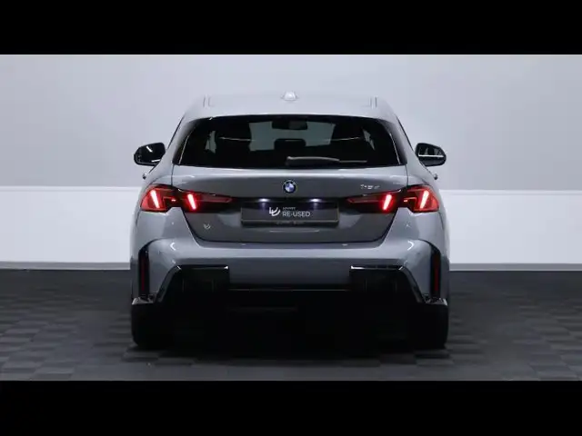 BMW 1 Series view 6