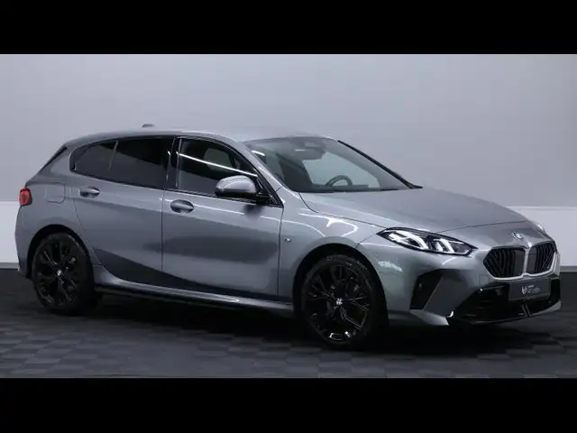 BMW 1 Series view 3