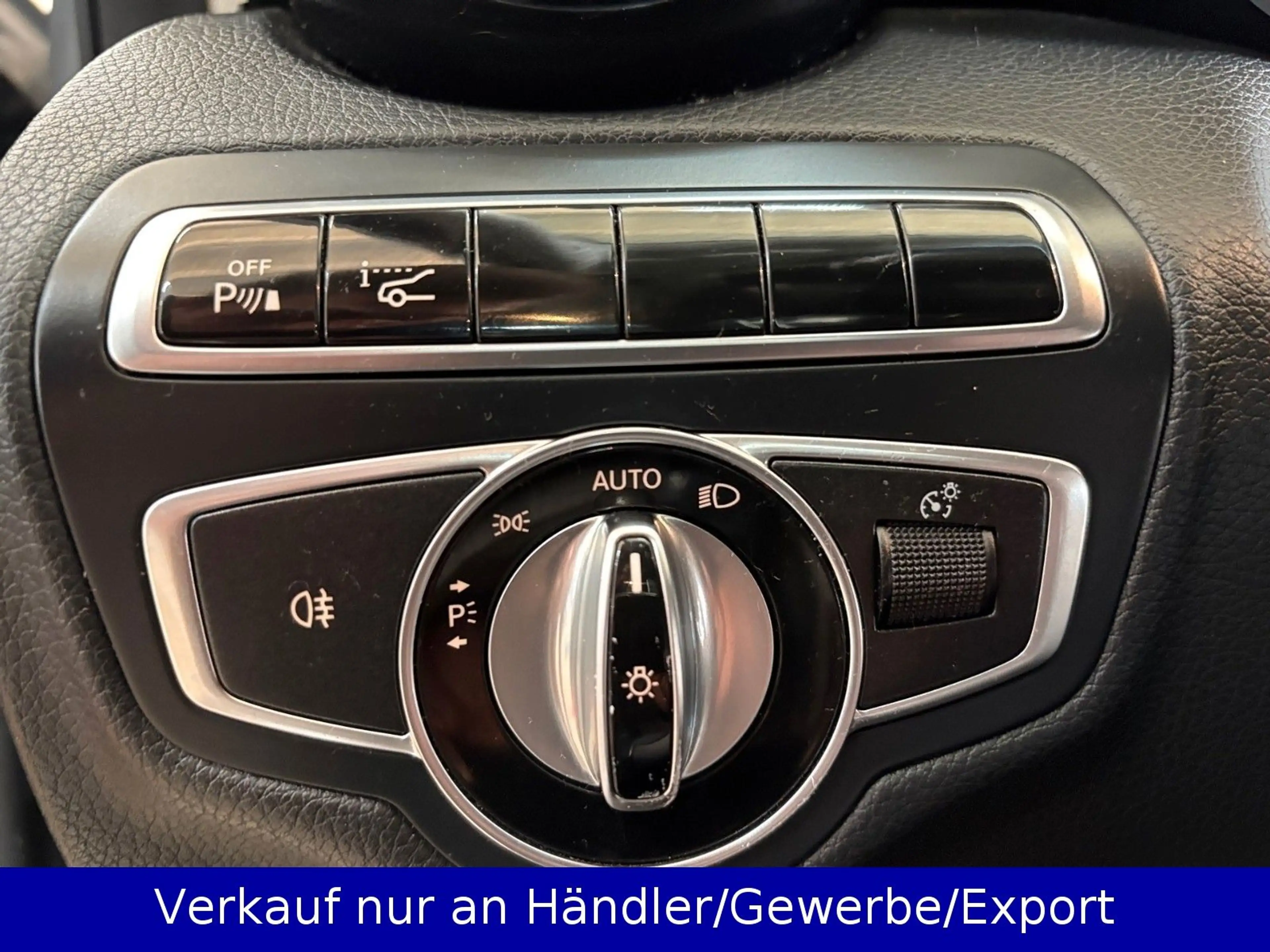 Mercedes-Benz C 250 CGI Lim.  Automatik LED SHZ Pano Burmester — photo 15