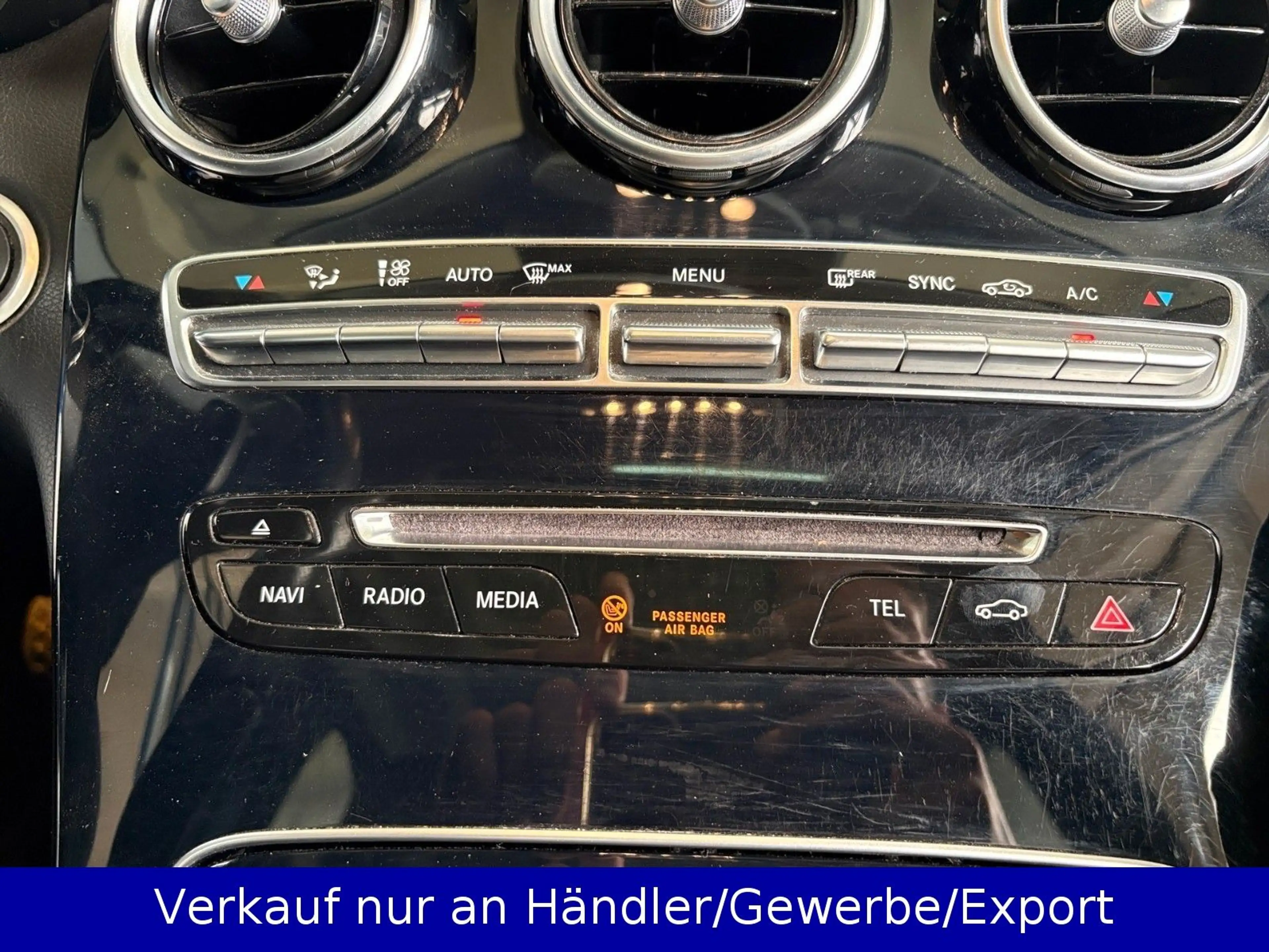Mercedes-Benz C 250 CGI Lim.  Automatik LED SHZ Pano Burmester — photo 13