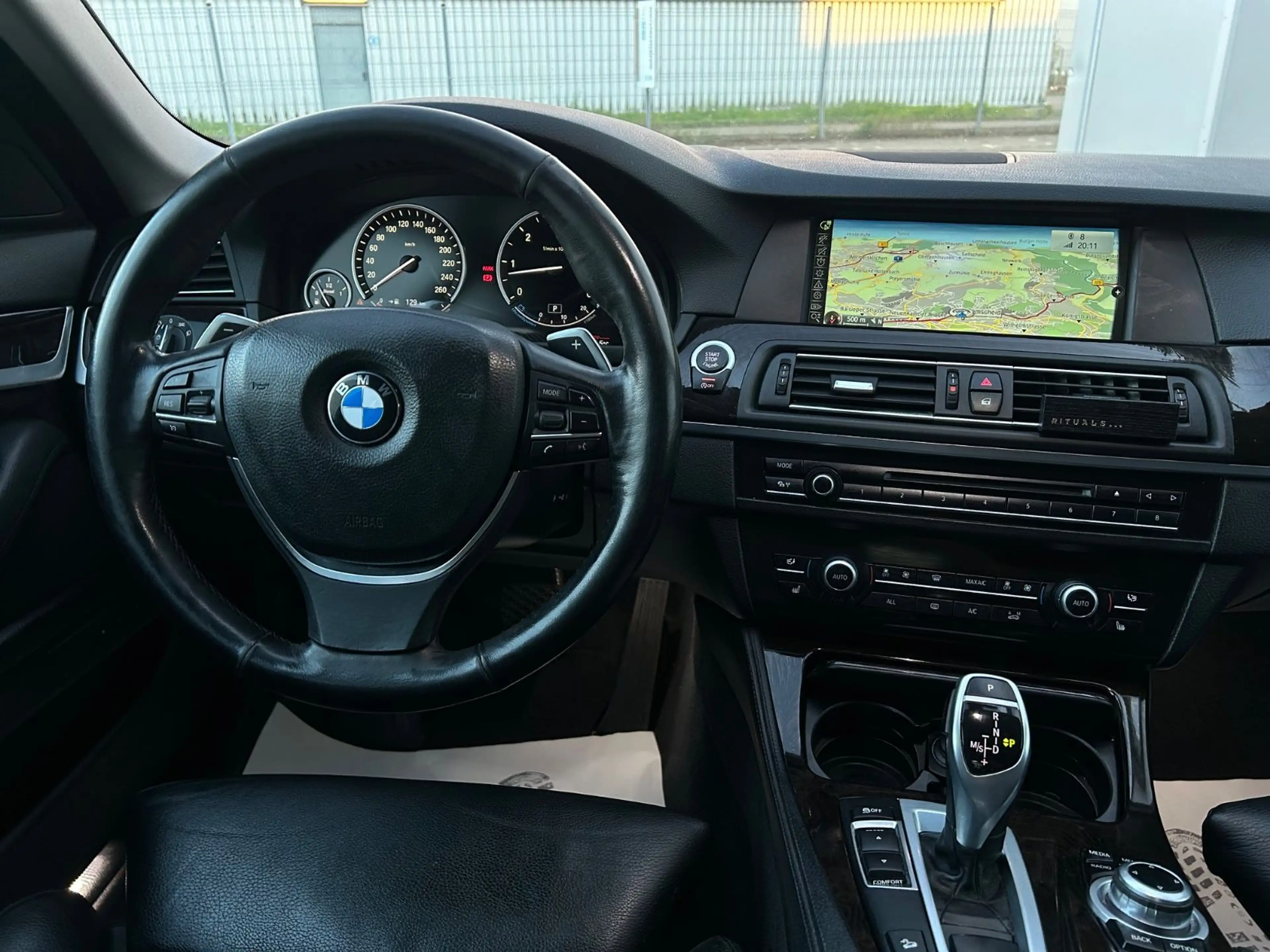 BMW 535 d xDrive*BI-XENON*NAVI PROF*HUD*LUXURY*19* — photo 12