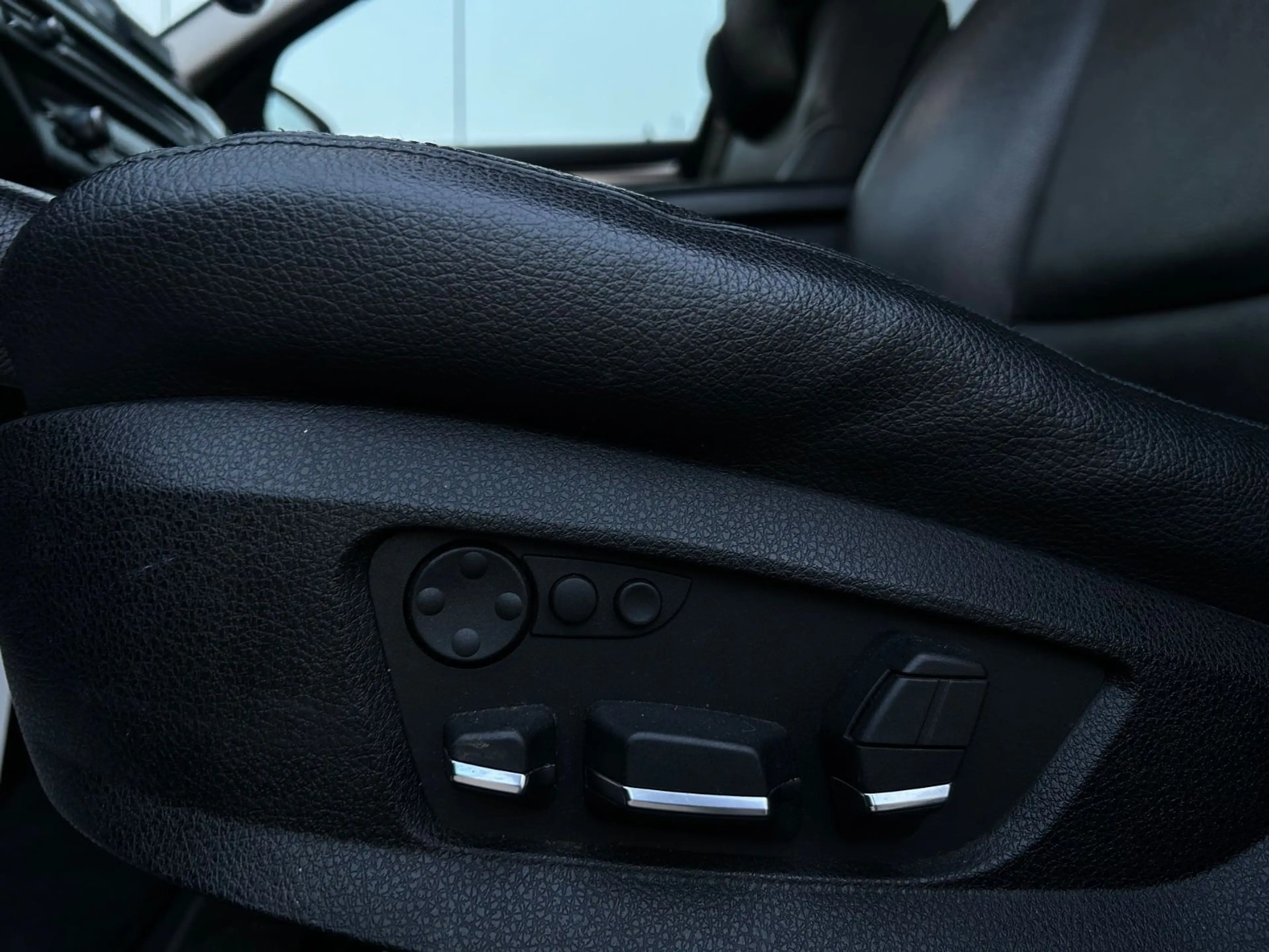 BMW 535 d xDrive*BI-XENON*NAVI PROF*HUD*LUXURY*19* — photo 14